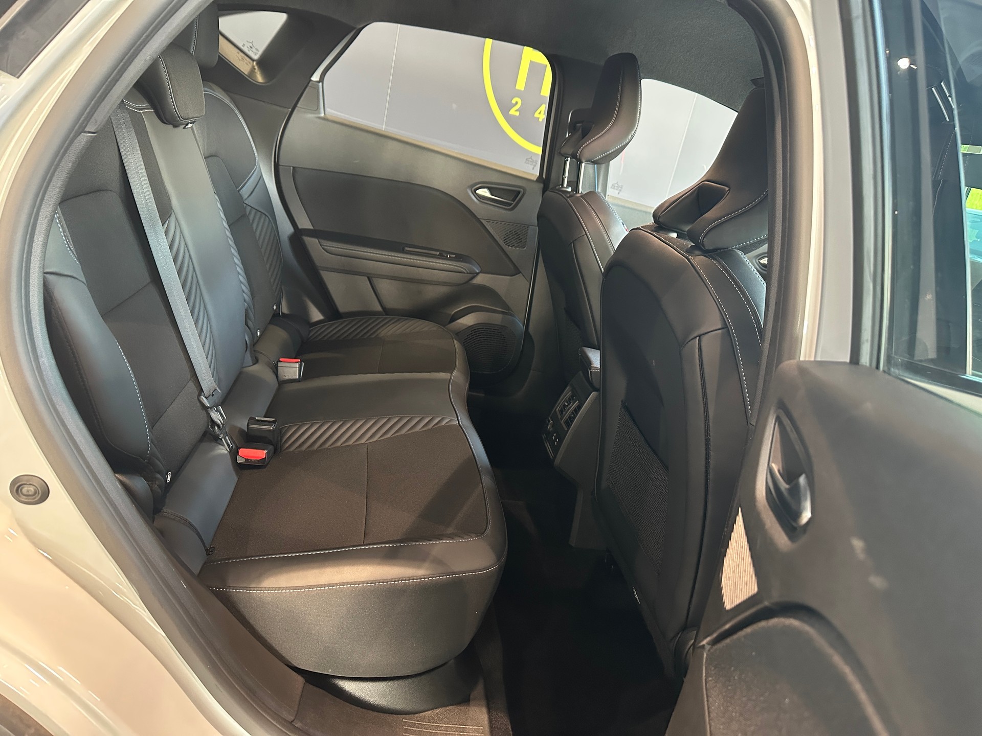 RENAULT Captur 1.3 TCe Esprit Alpine EDC-image-20