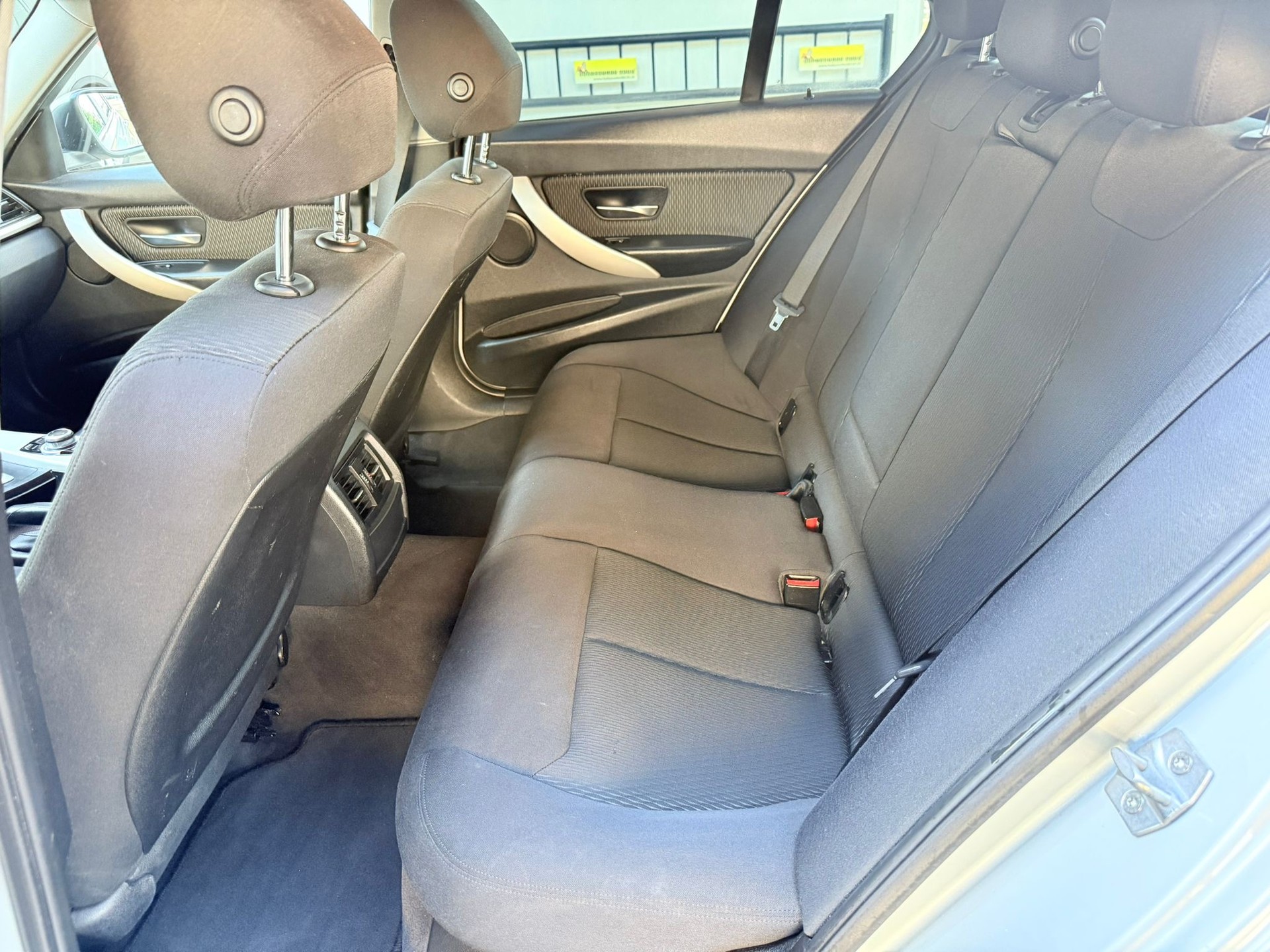 BMW 318d Steptronic-image-8
