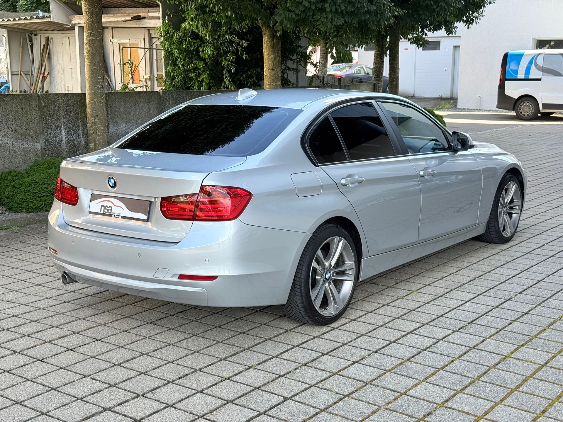 BMW 318d Steptronic-image-3