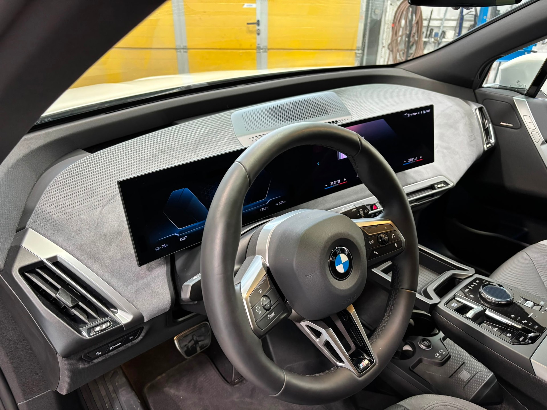BMW iX xDrive45 M Sport Pro-image-14