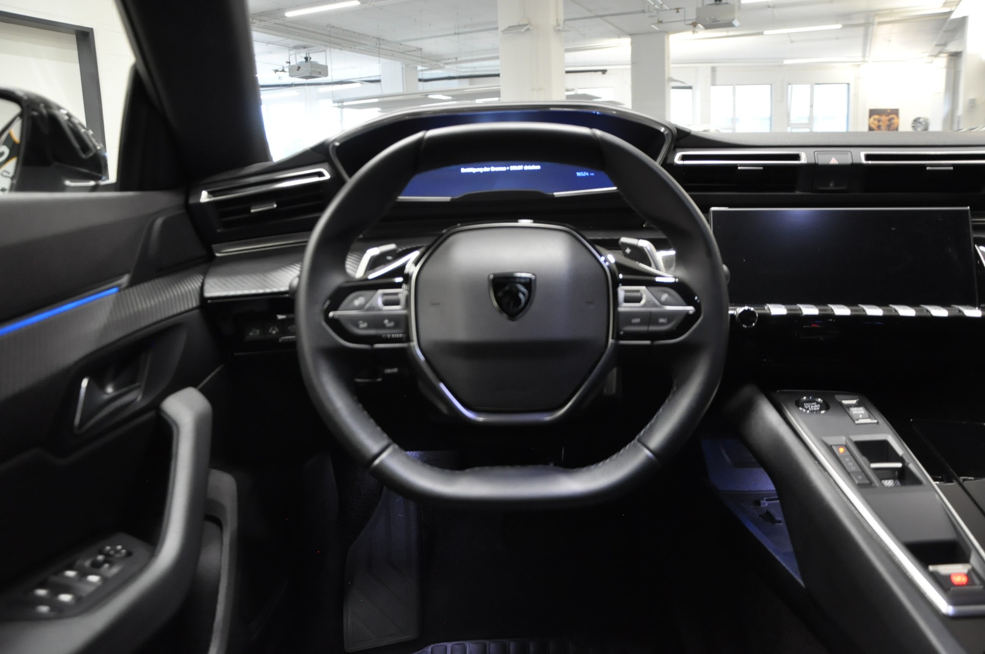 PEUGEOT 508 1.6 PHEV Allure EAT8-image-16