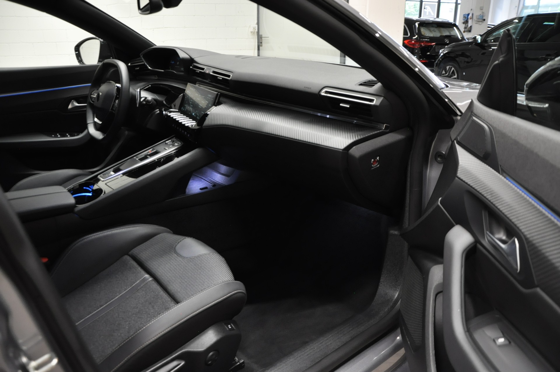 PEUGEOT 508 1.6 PHEV Allure EAT8-image-10