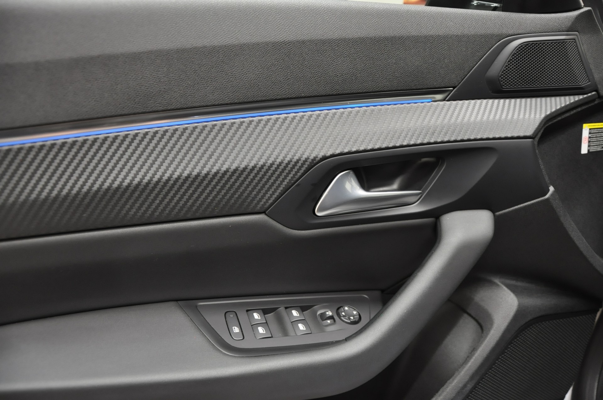 PEUGEOT 508 1.6 PHEV Allure EAT8-image-21