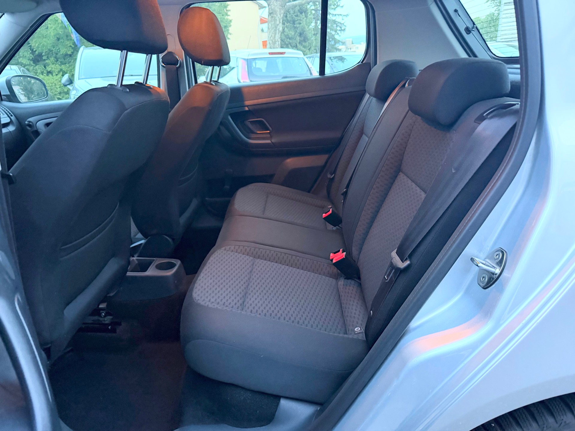 SKODA Fabia 1.2 TSI Ambition Plus-image-6
