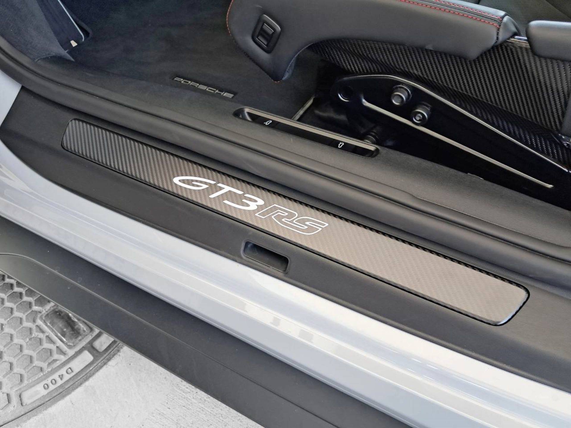 PORSCHE 911 GT3 RS-image-23