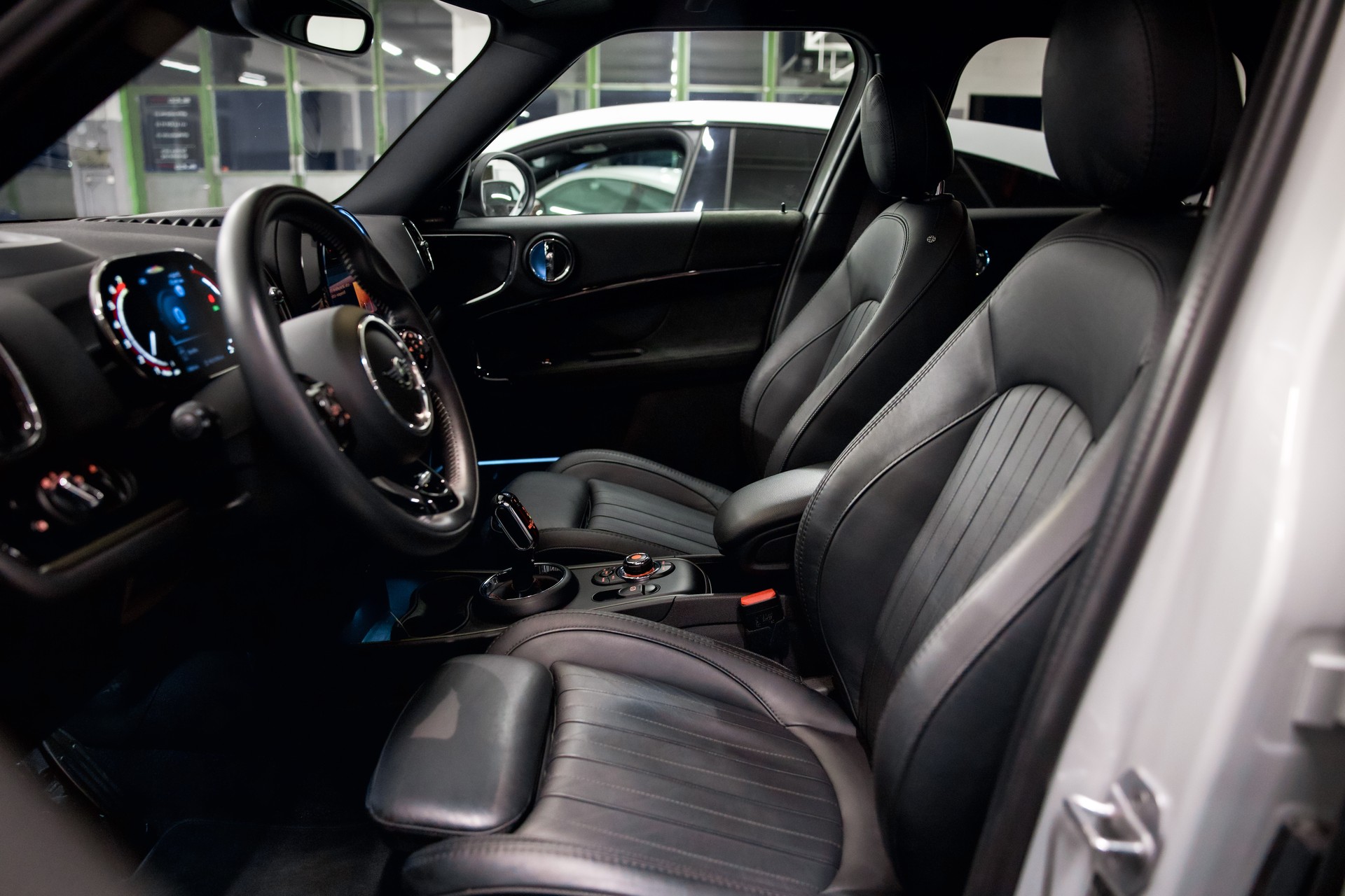 MINI Countryman John Cooper Works ALL4 Steptronic *CH-FHZ.*-image-17