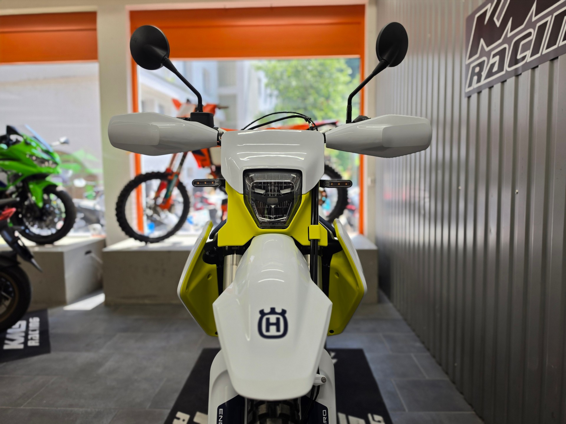 HUSQVARNA 701 Enduro-image-4
