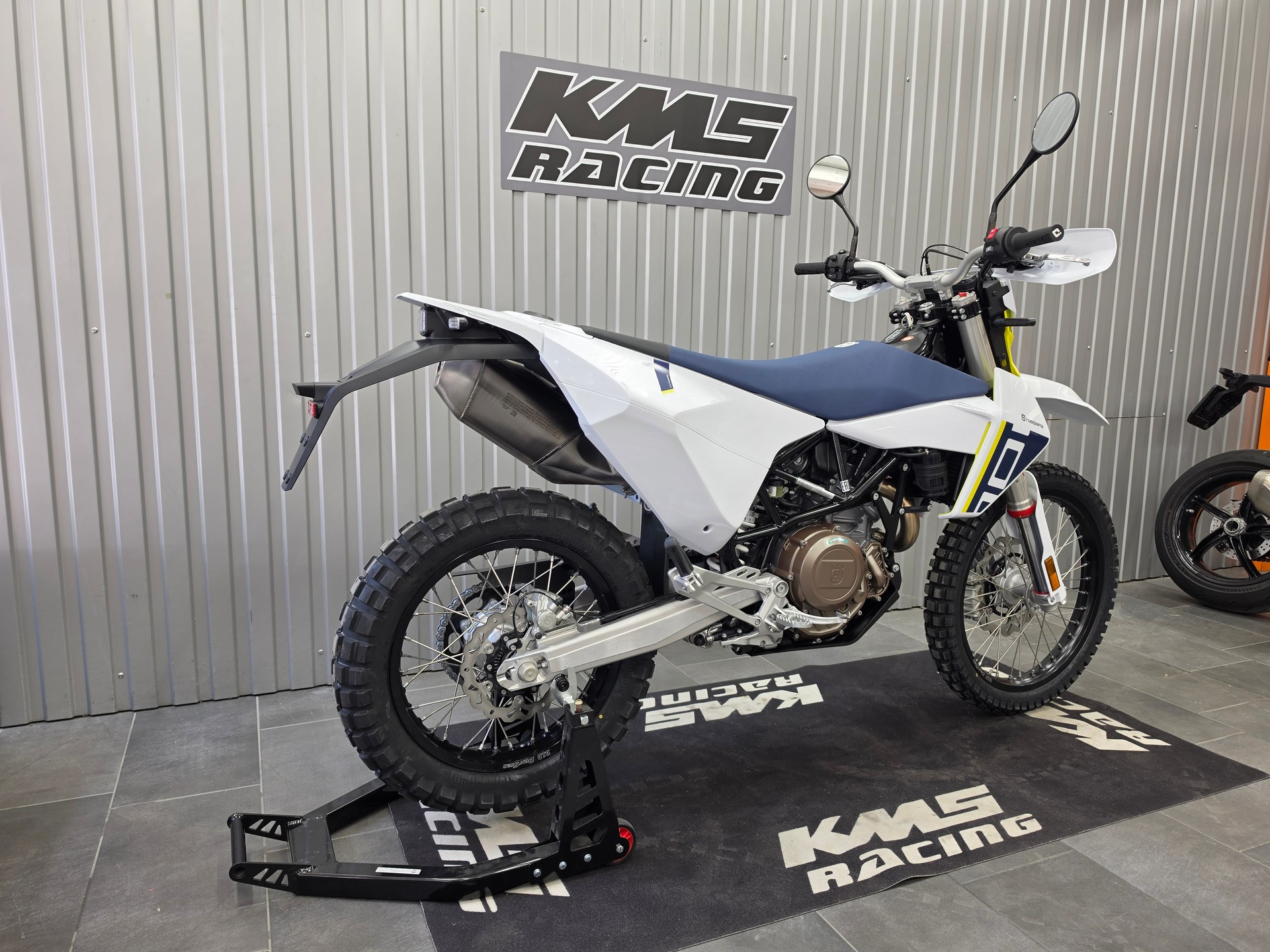 HUSQVARNA 701 Enduro-image-1