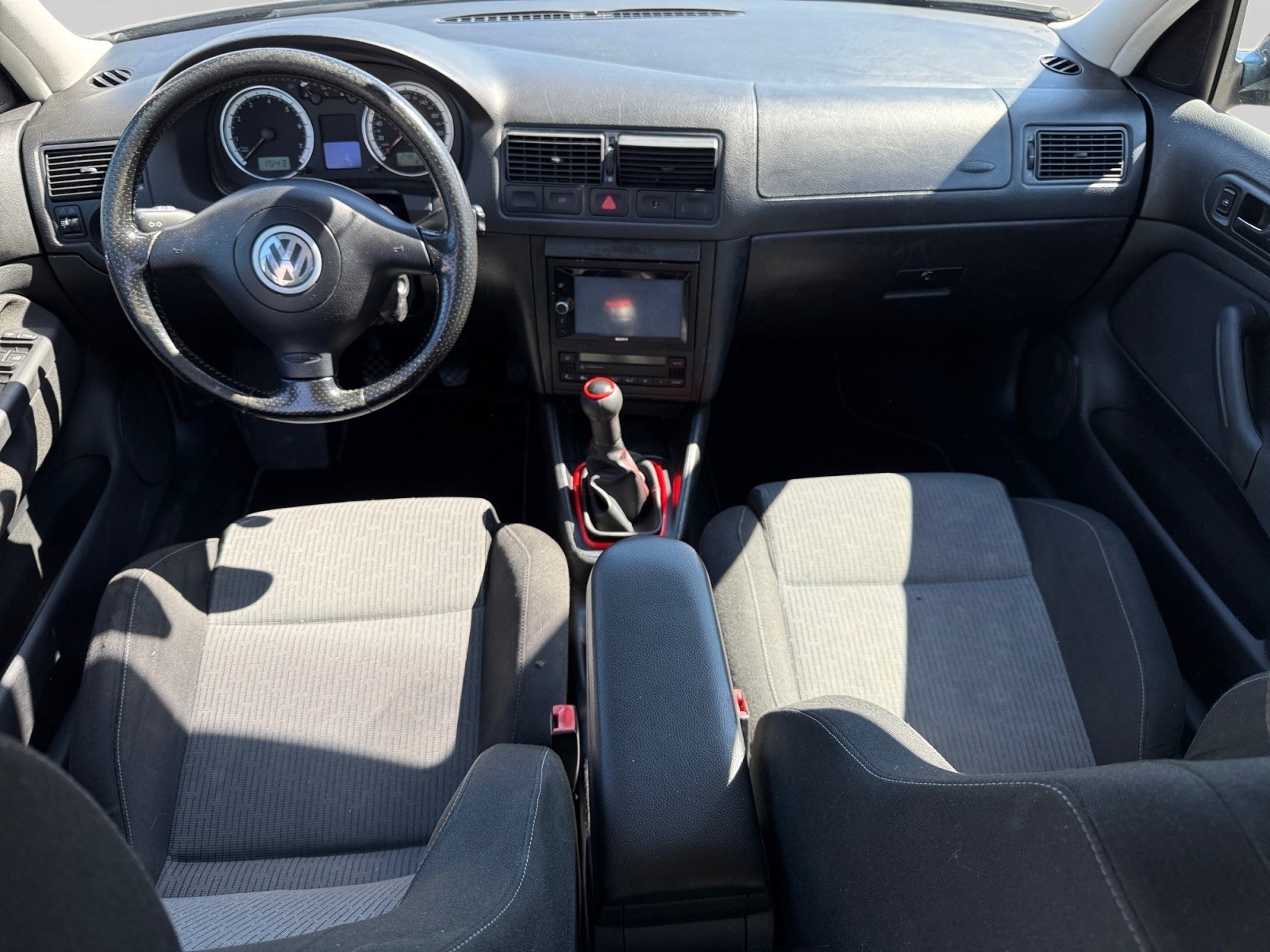VW Golf 1.6 16V Pacific-image-9