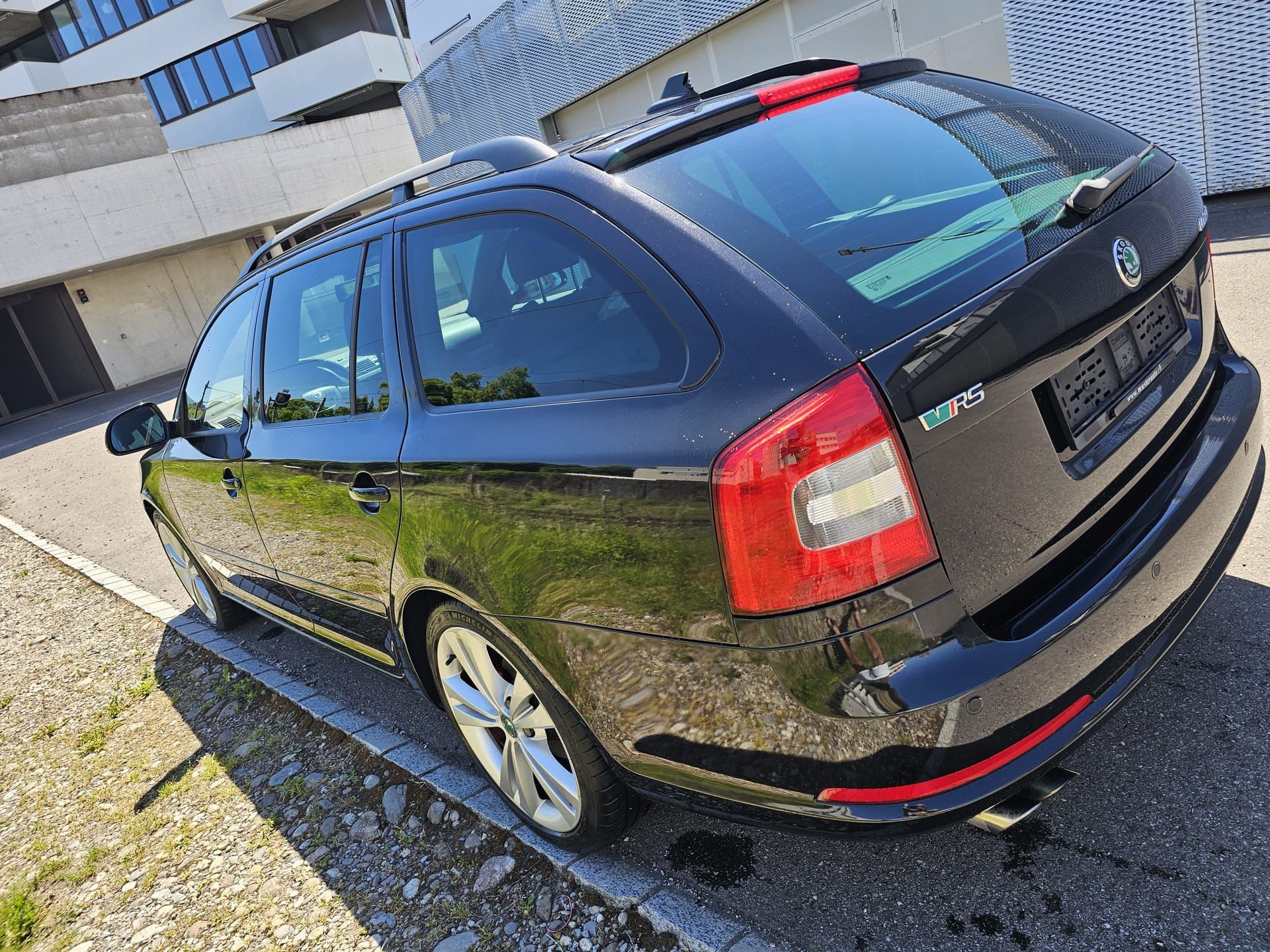SKODA Octavia Combi 2.0 TSI RS-image-5
