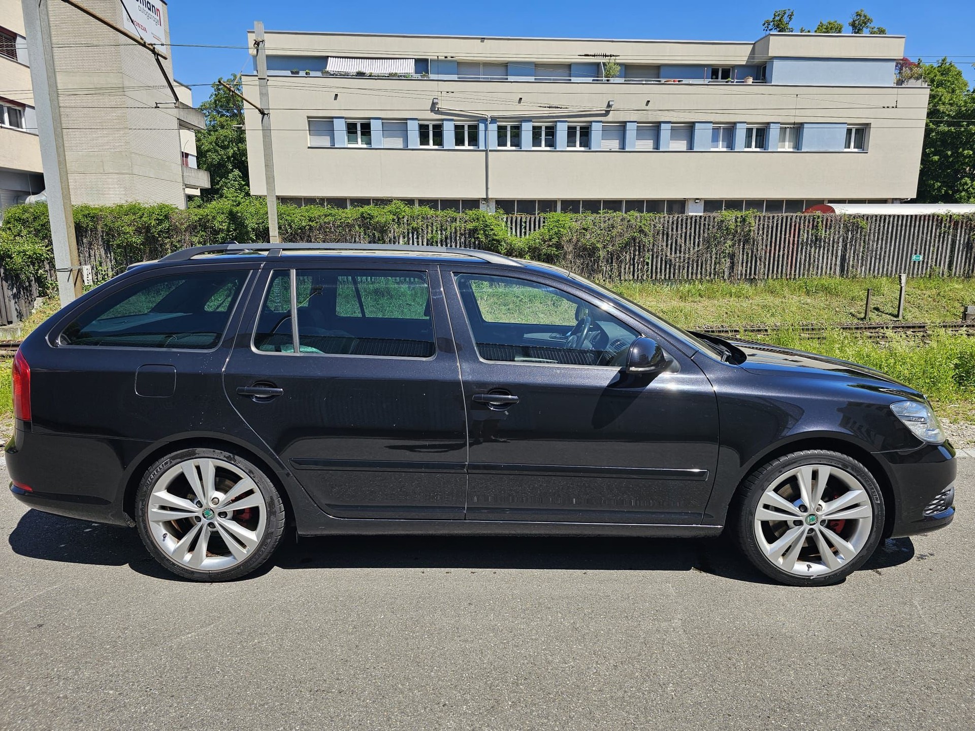 SKODA Octavia Combi 2.0 TSI RS-image-4