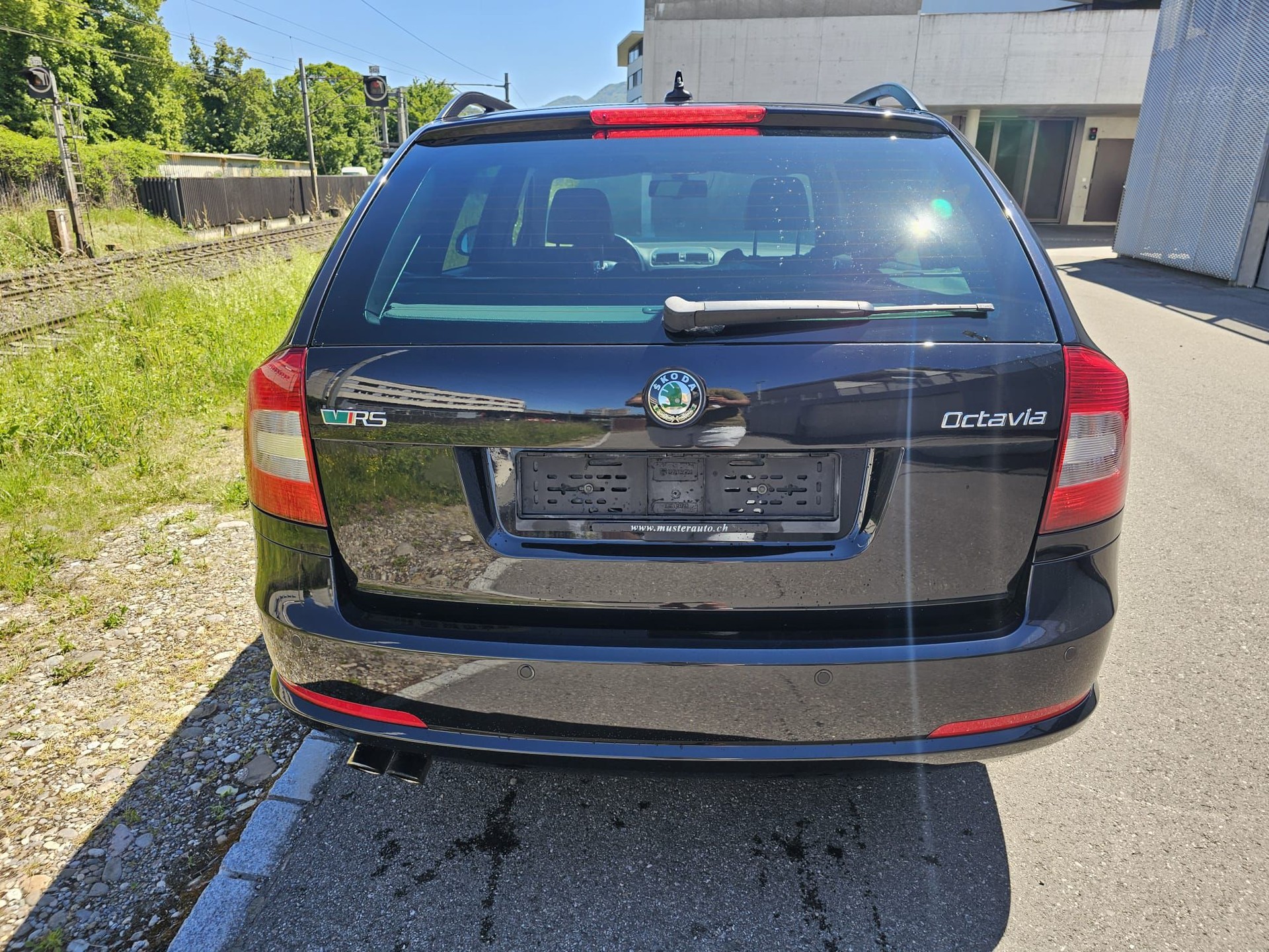 SKODA Octavia Combi 2.0 TSI RS-image-6