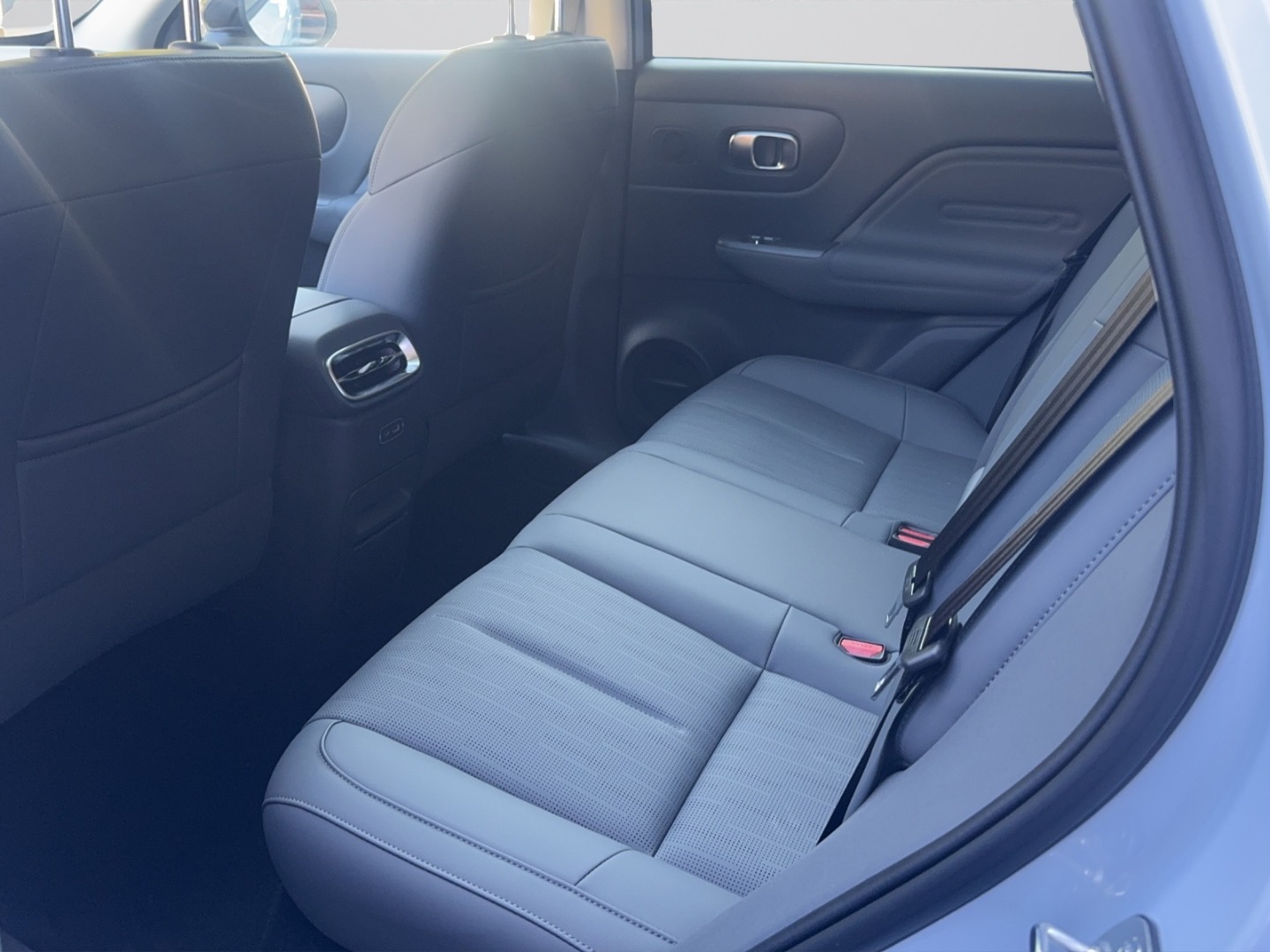 LEAPMOTOR B10 1.5 Hybrid EV-image-8