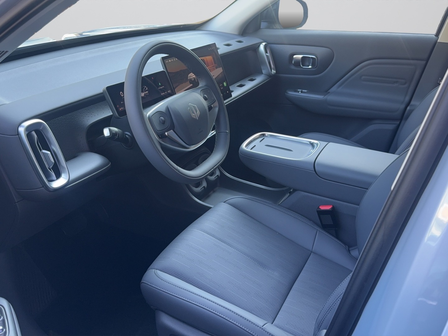 LEAPMOTOR B10 1.5 Hybrid EV-image-5