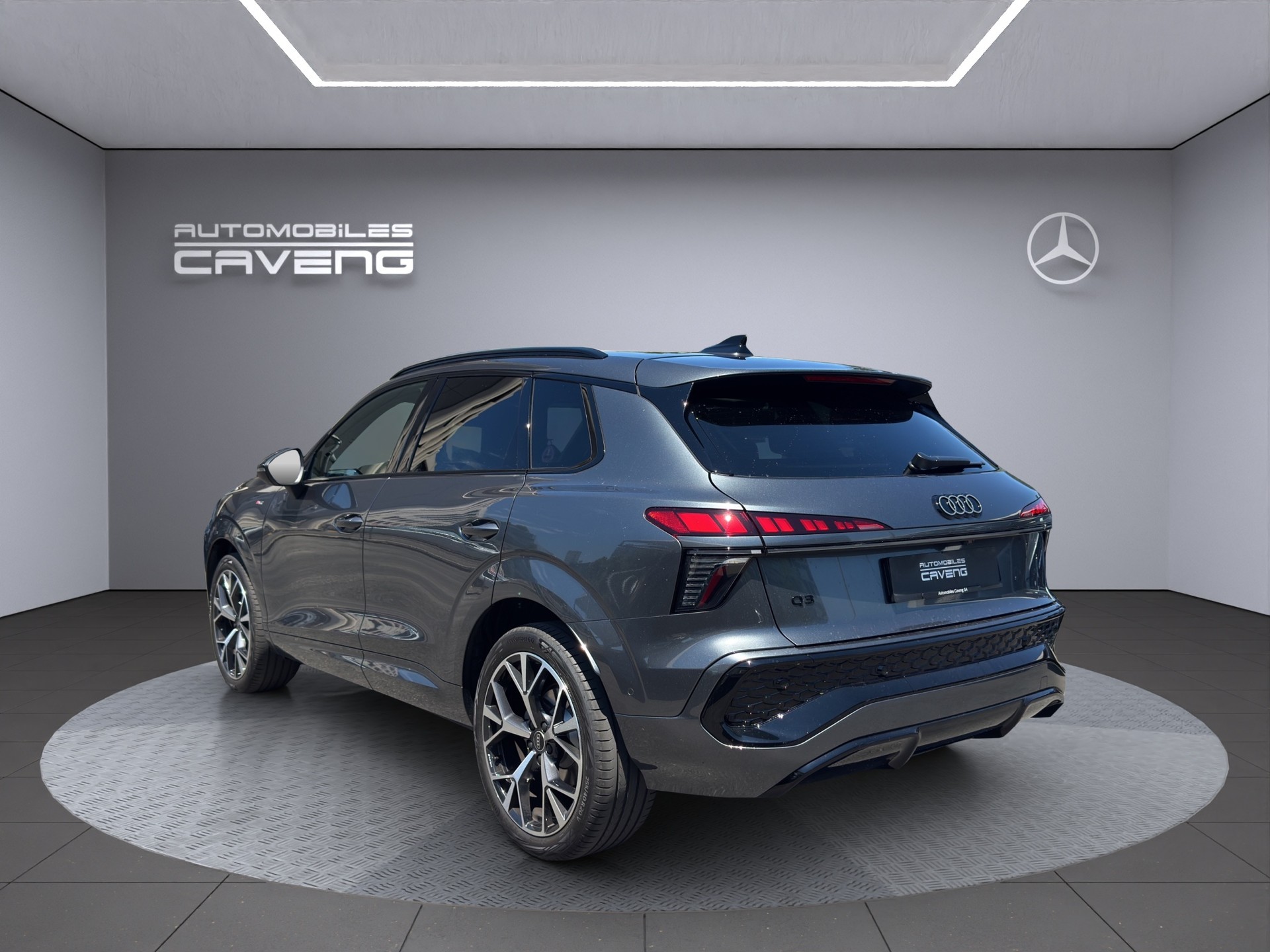 AUDI Q3 SUV 110 kW TFSI S Line S tronic-showroom-element-2