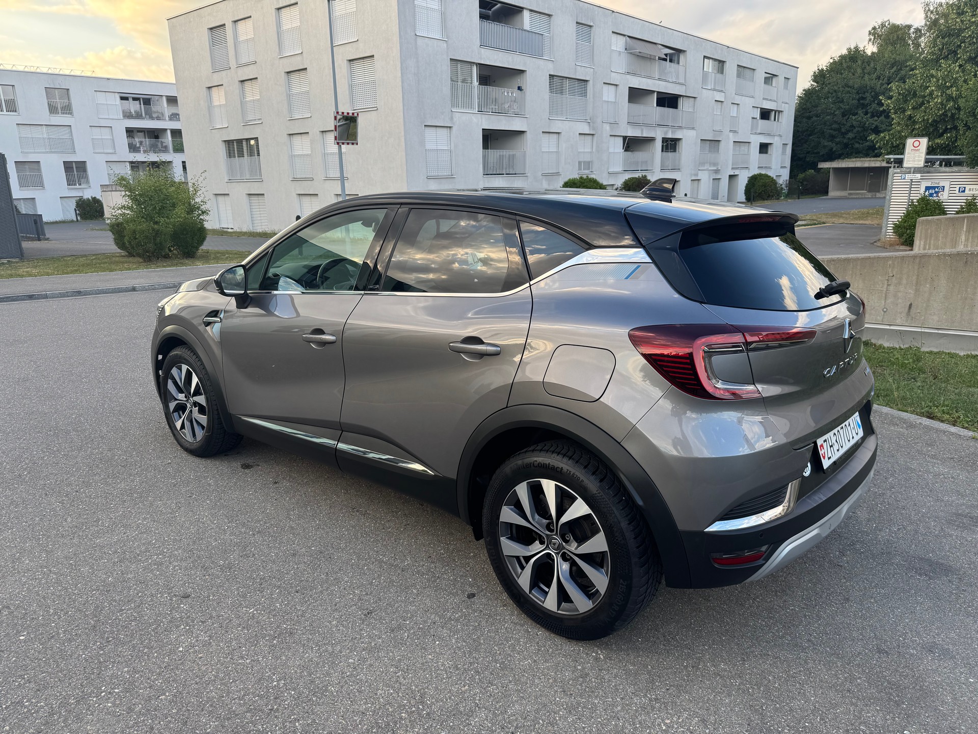 RENAULT Captur 1.6 E-Tech Edition1 DHT Hybrid-image-4