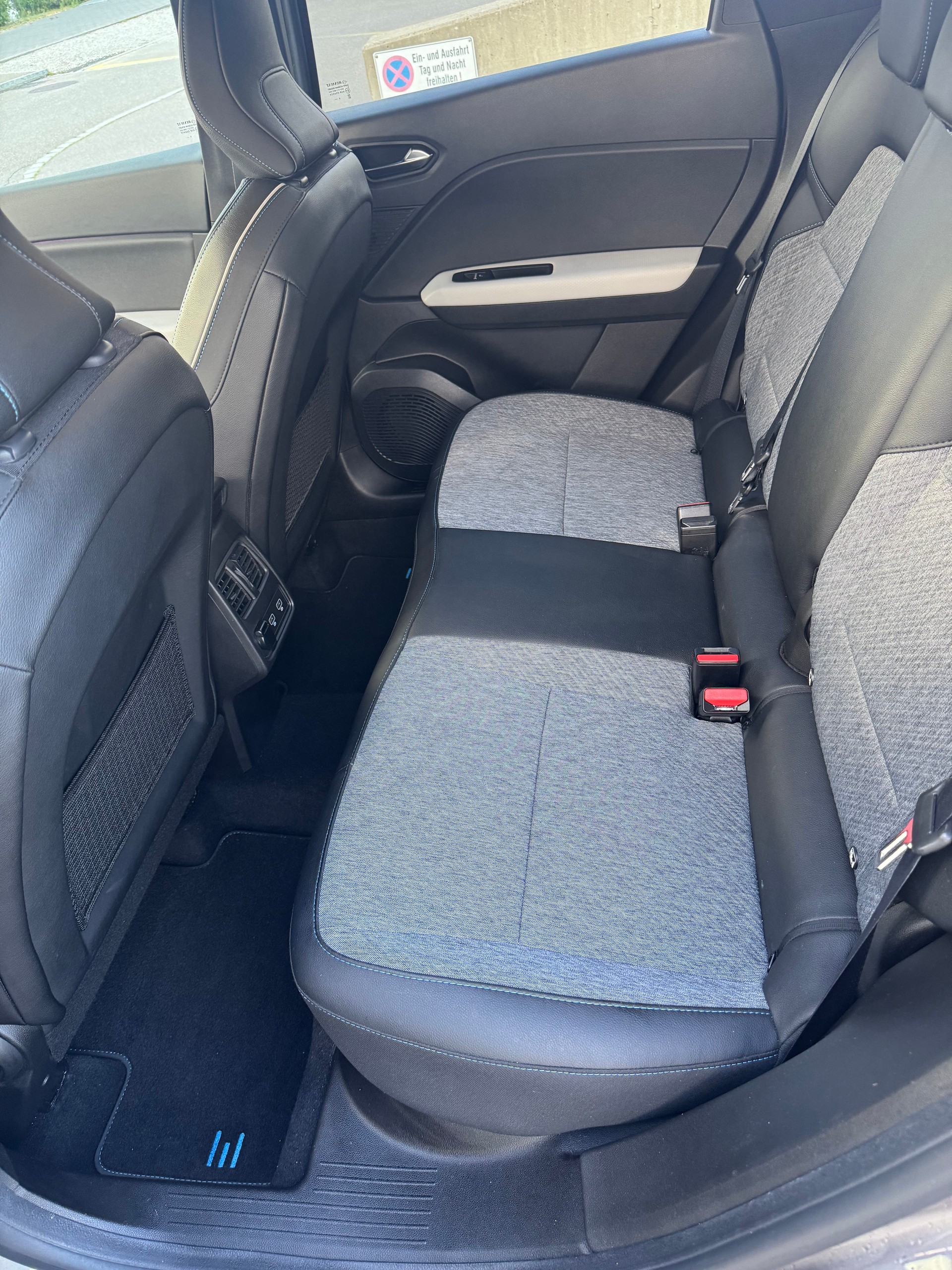 RENAULT Captur 1.6 E-Tech Edition1 DHT Hybrid-image-14