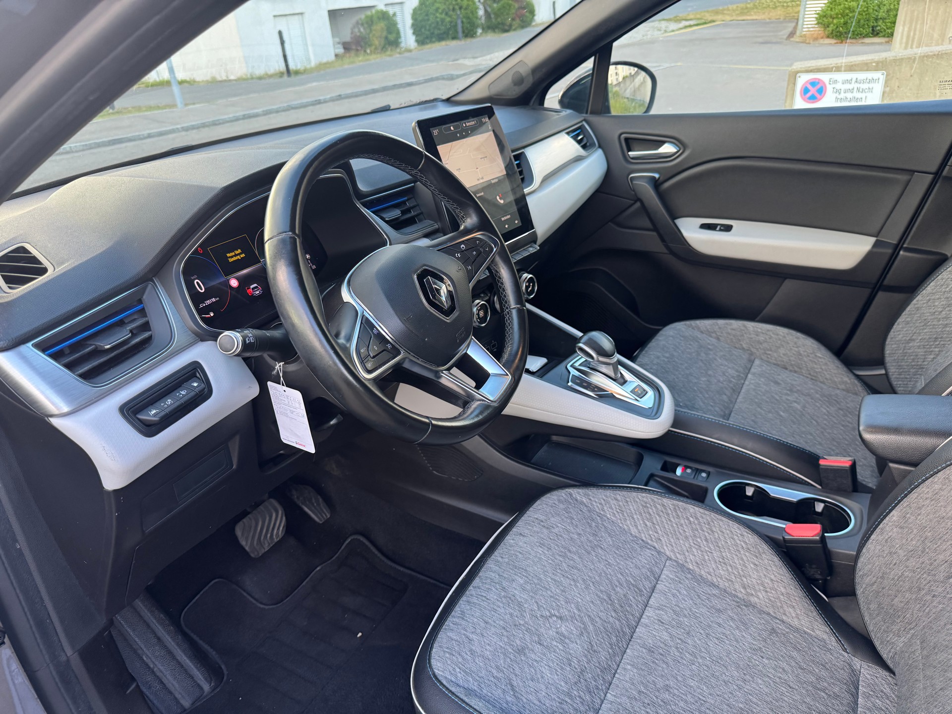 RENAULT Captur 1.6 E-Tech Edition1 DHT Hybrid-image-13