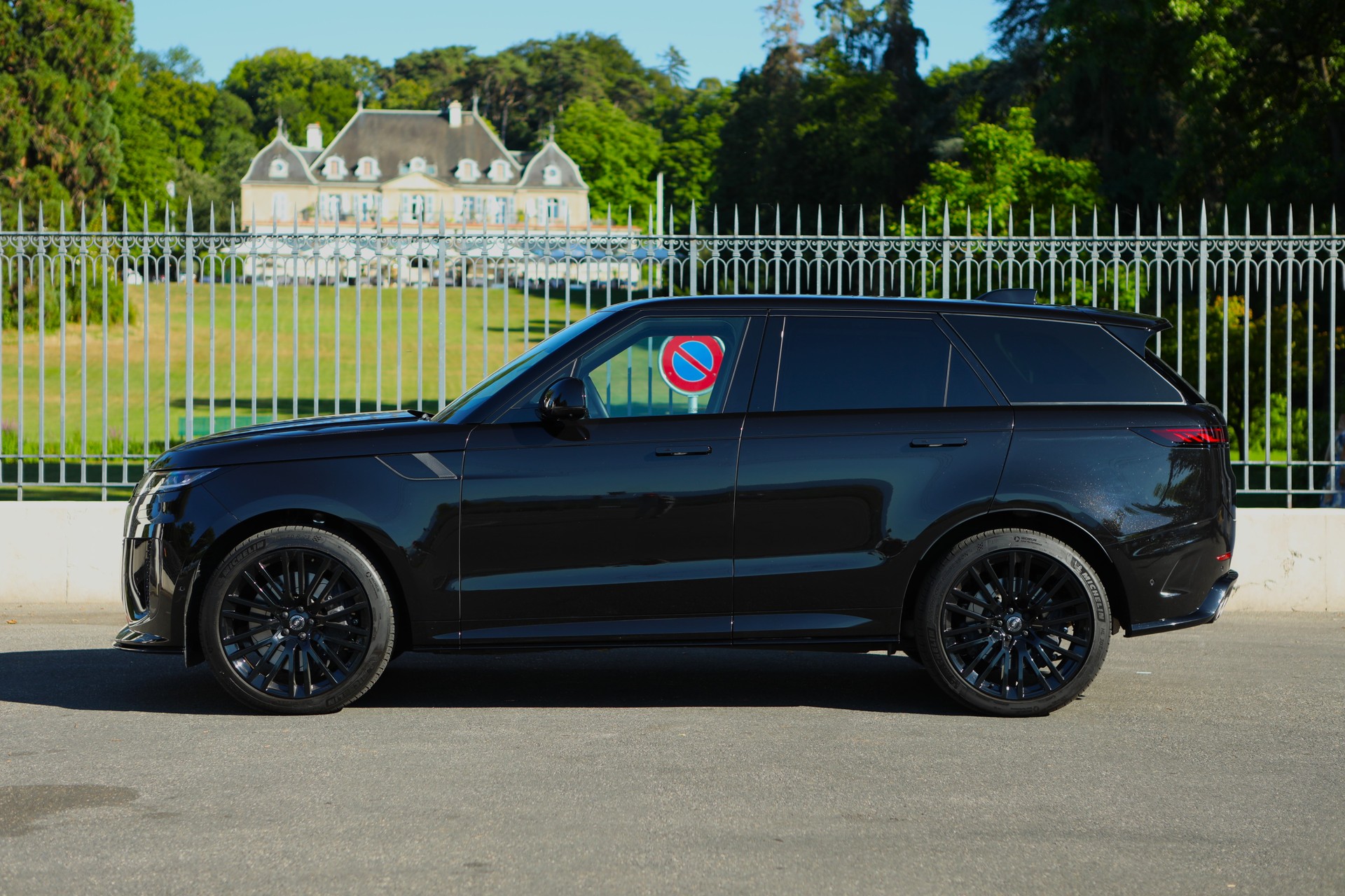 LAND ROVER Range Rover Sport P635 4.4 V8 SV Edition One