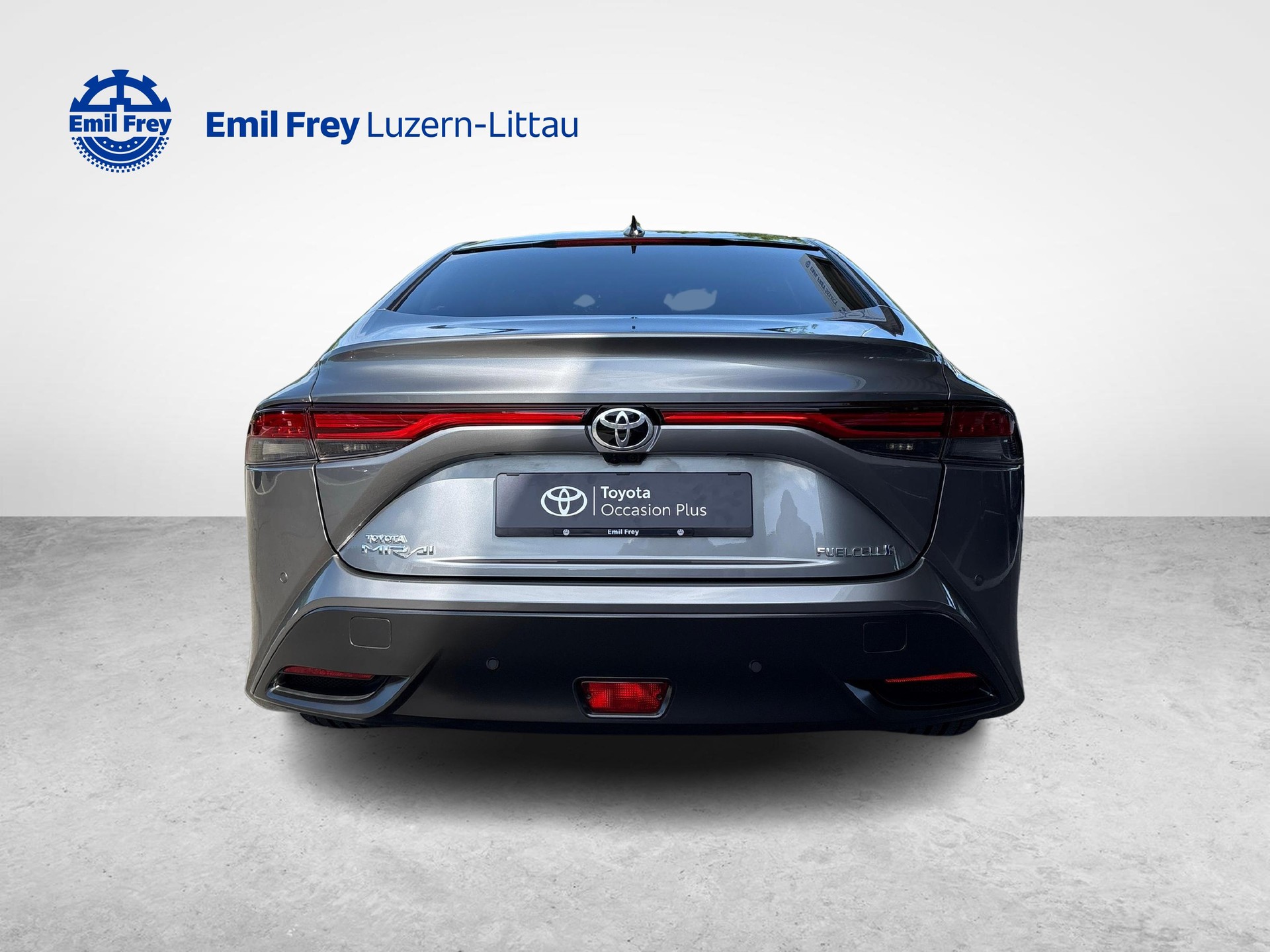 TOYOTA Mirai Fuel Cell Platinum-showroom-element-3