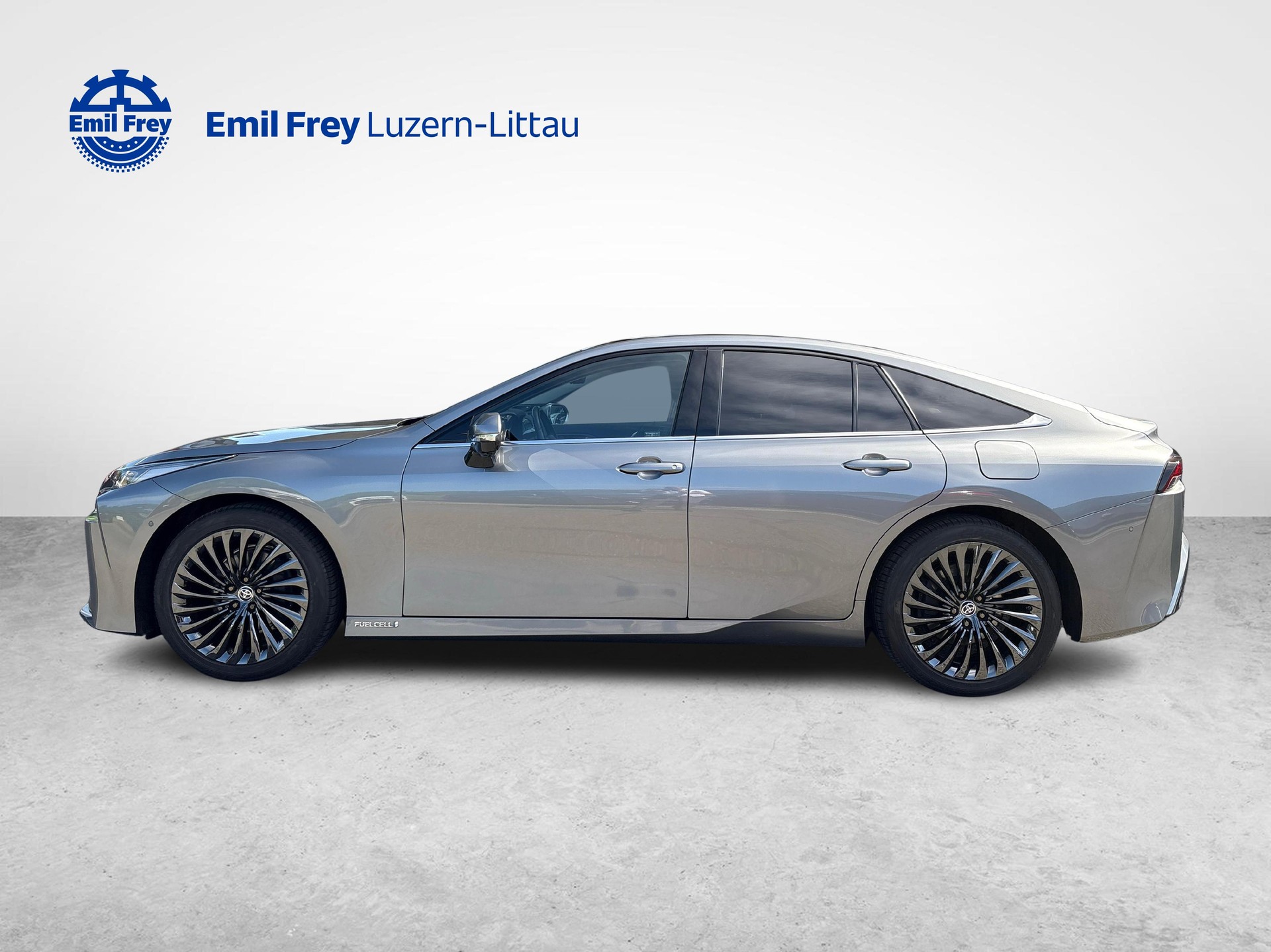 TOYOTA Mirai Fuel Cell Platinum-showroom-element-1