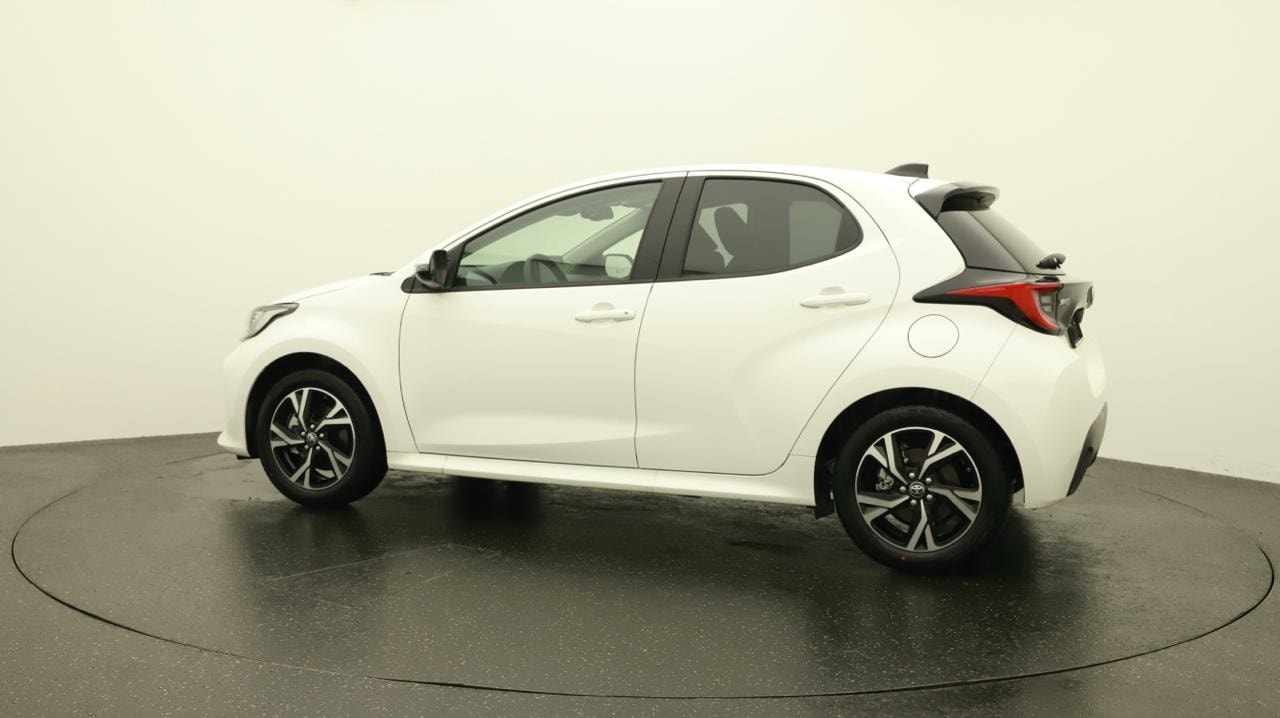TOYOTA Yaris 1.5 Sport e-CVT-showroom-element-2