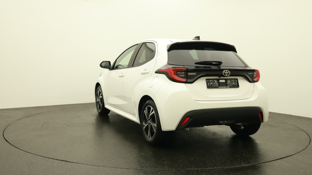 TOYOTA Yaris 1.5 Sport e-CVT-showroom-element-3