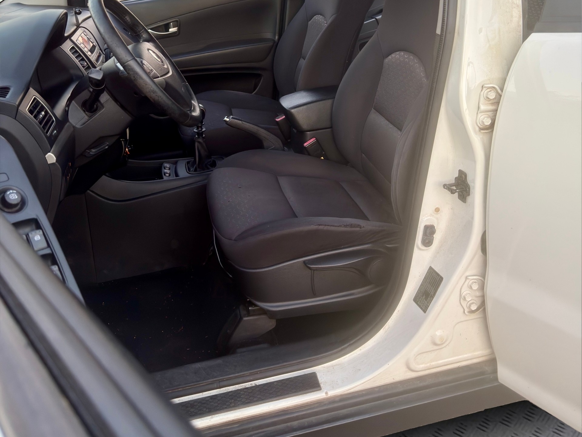 KGM-SsangYong Korando 2.0 e-XDI Sapphire-image-8