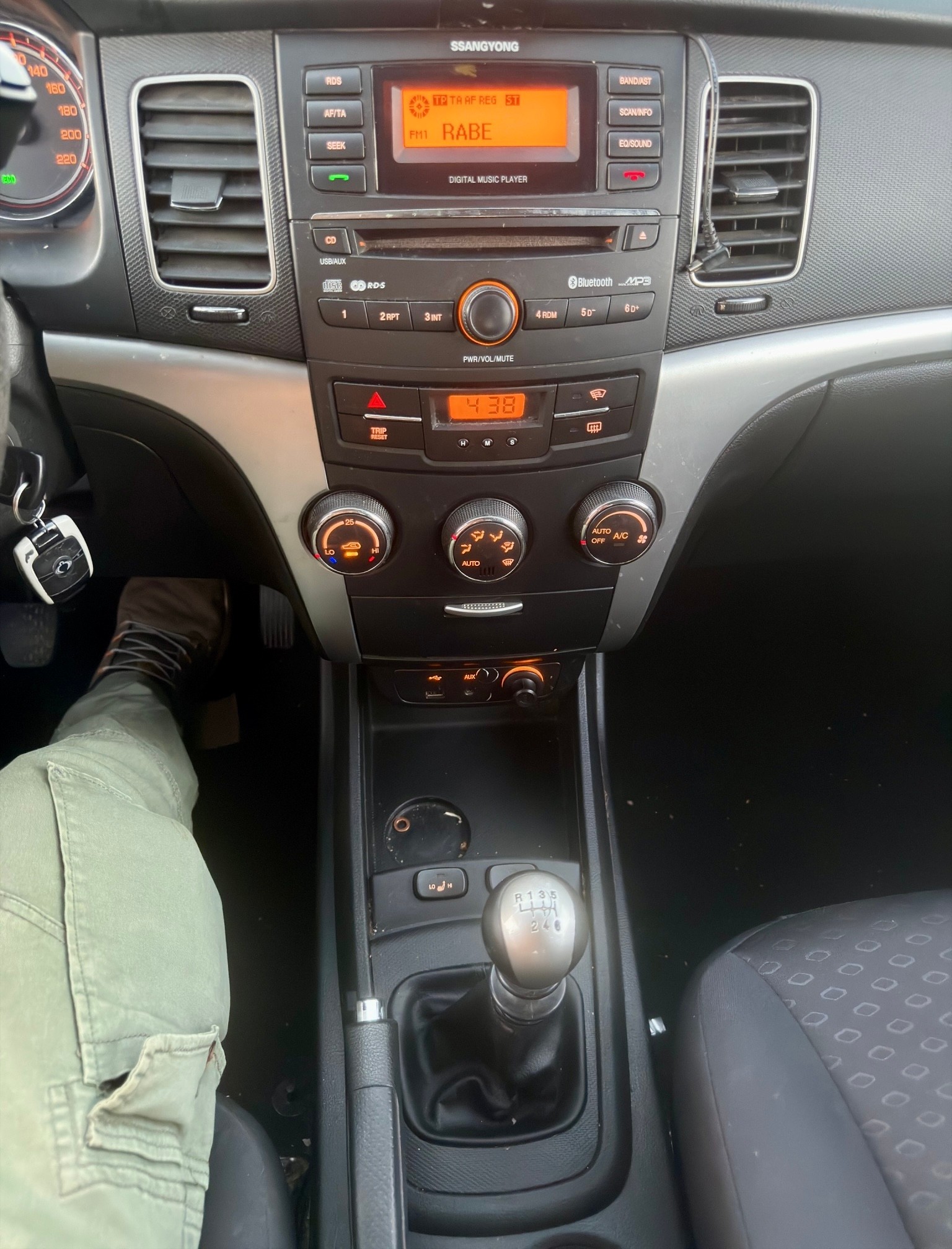 KGM-SsangYong Korando 2.0 e-XDI Sapphire-image-15