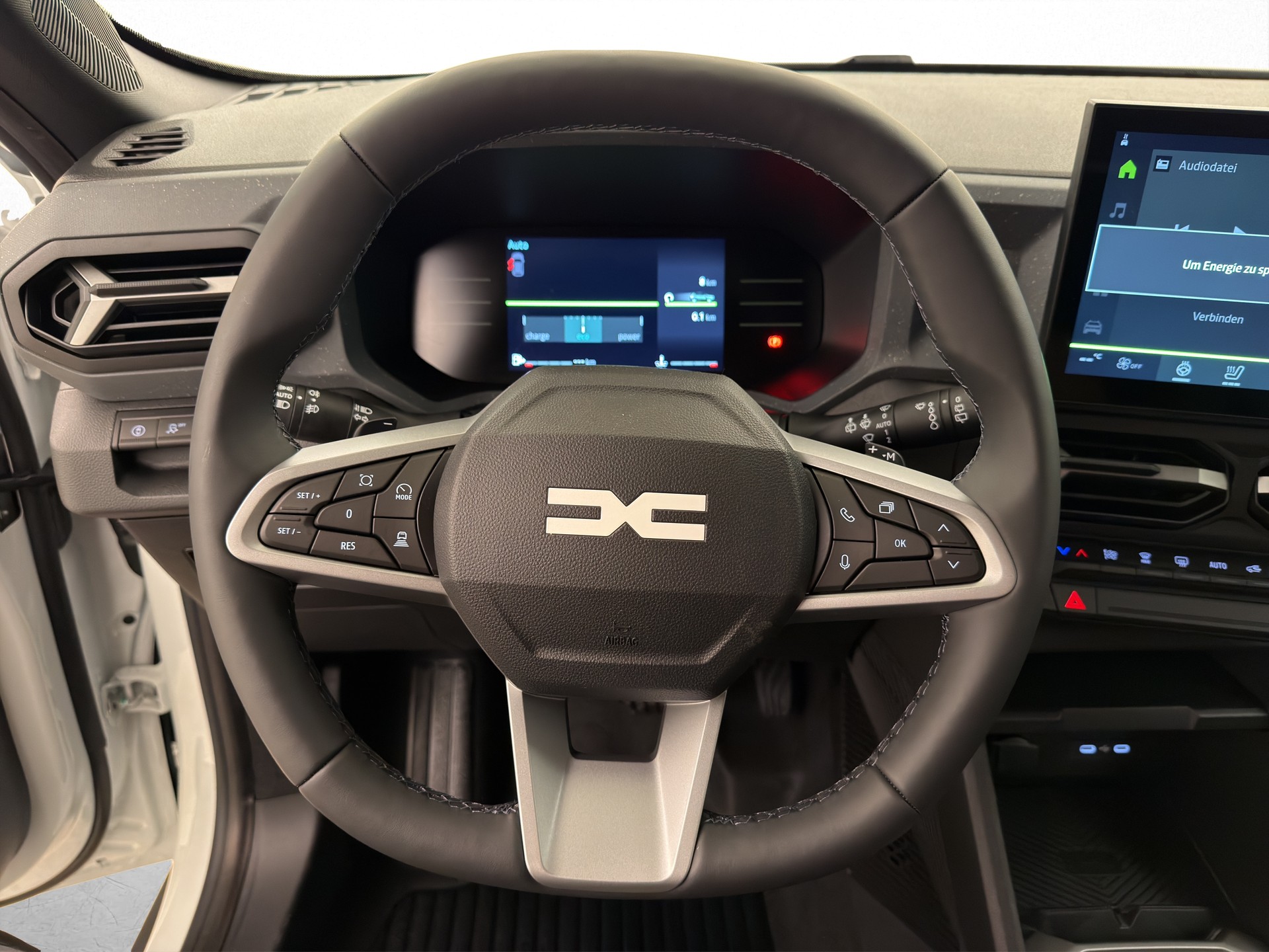 DACIA Duster 1.2 Hybrid Journey 4WD-image-8