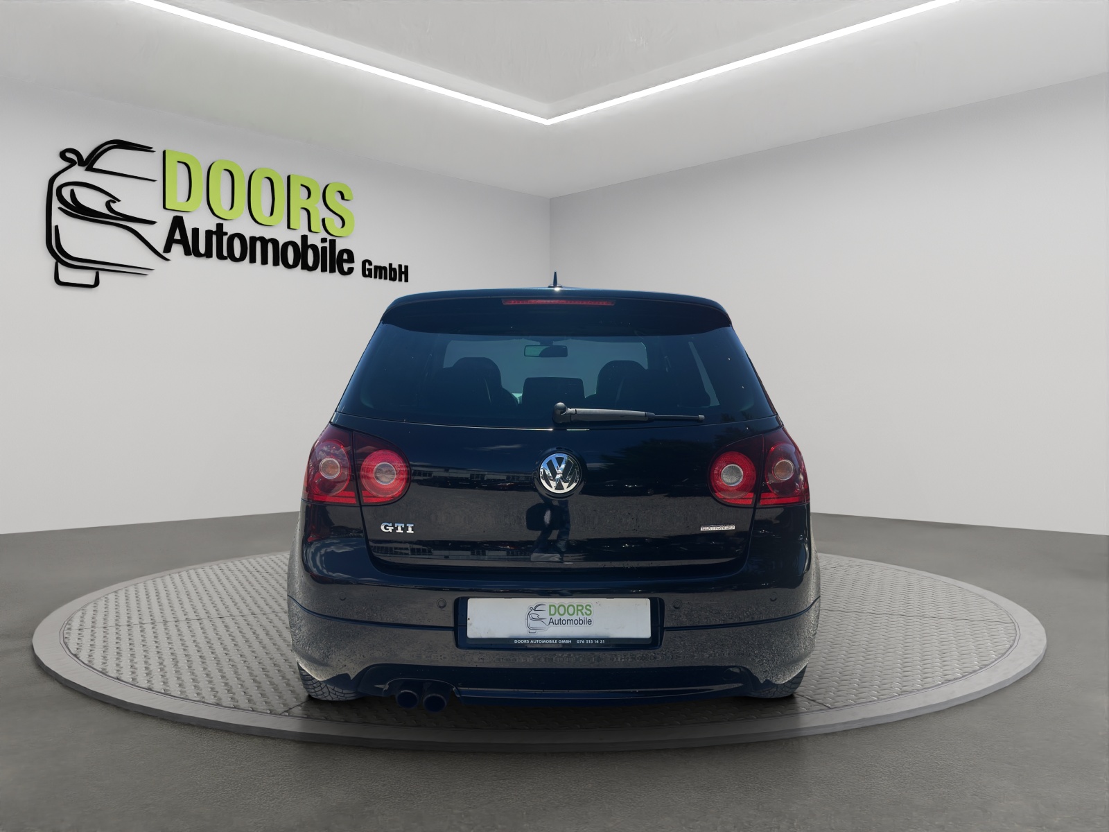 VW Golf 2.0 TFSI GTI Edition 30-showroom-element-3