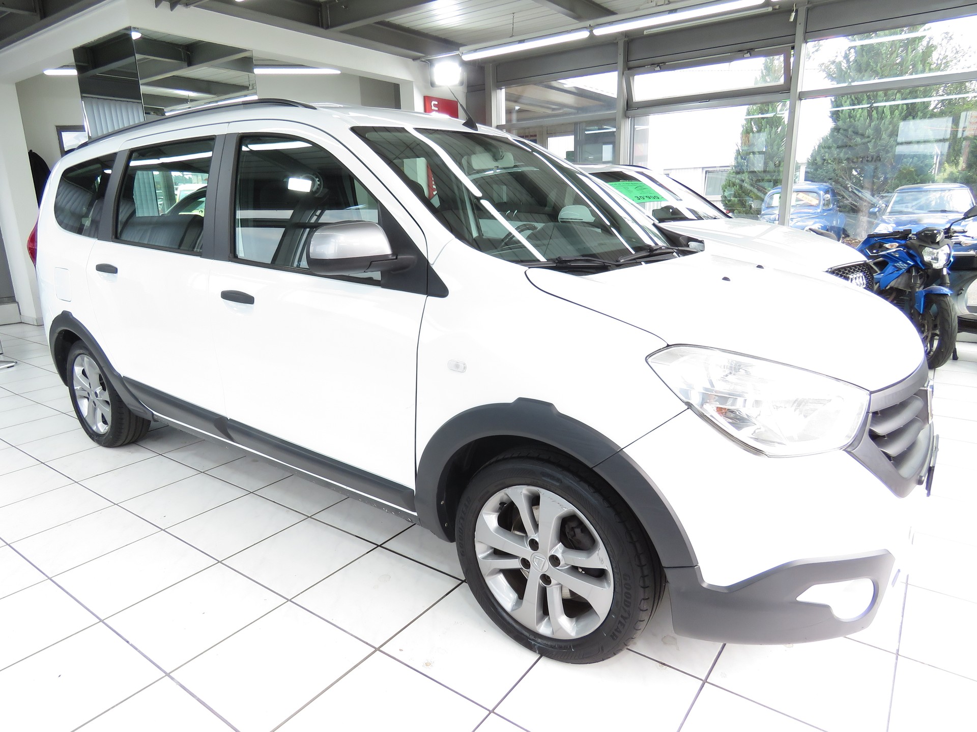 DACIA Lodgy 1.5 dCi Stepway 5-Plätzer-showroom-element-2