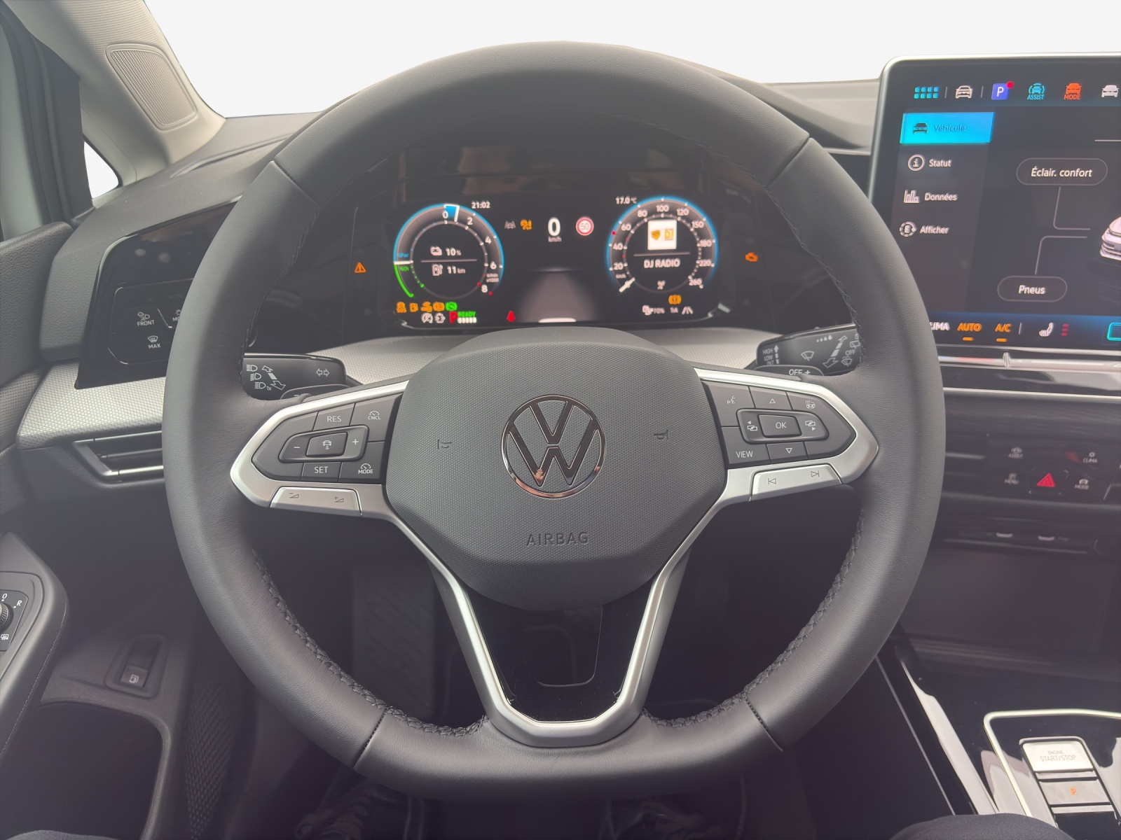 VW Golf 1.5 TSI PHEV Style-image-6