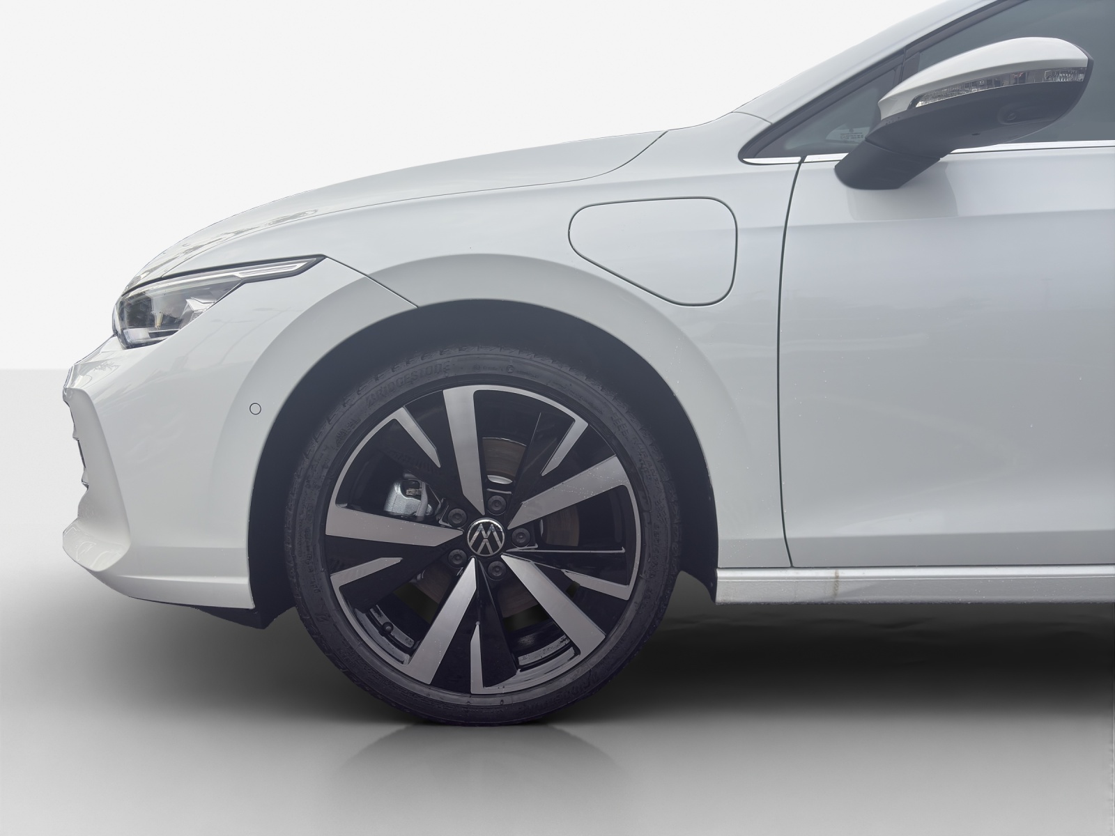 VW Golf 1.5 TSI PHEV Style-image-10