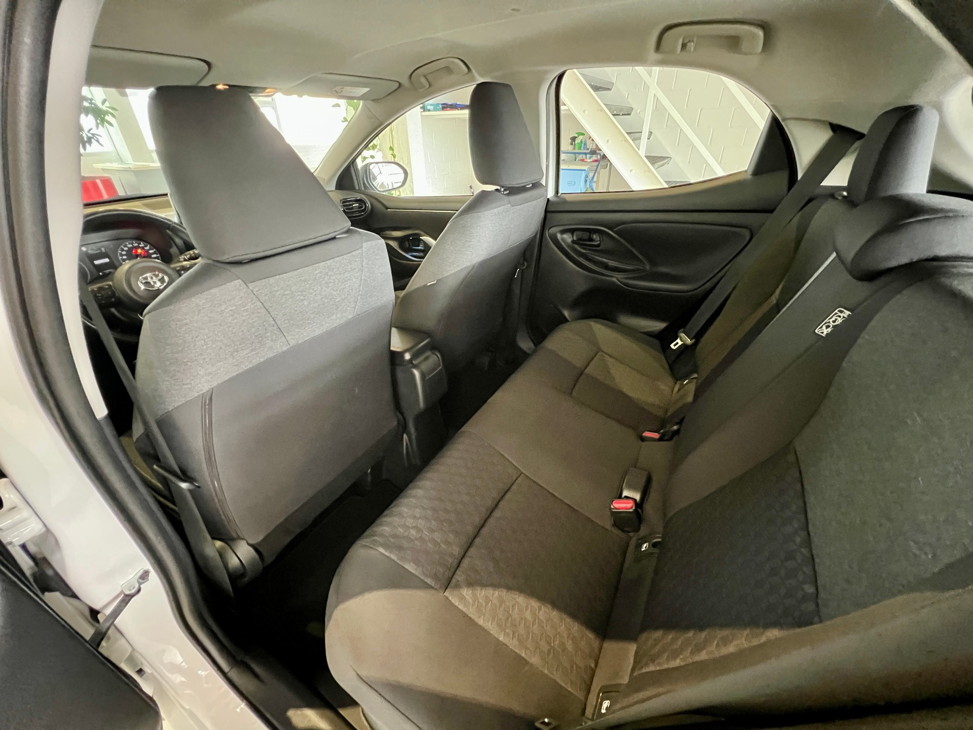 TOYOTA Yaris 1.5 Trend e-CVT-image-9