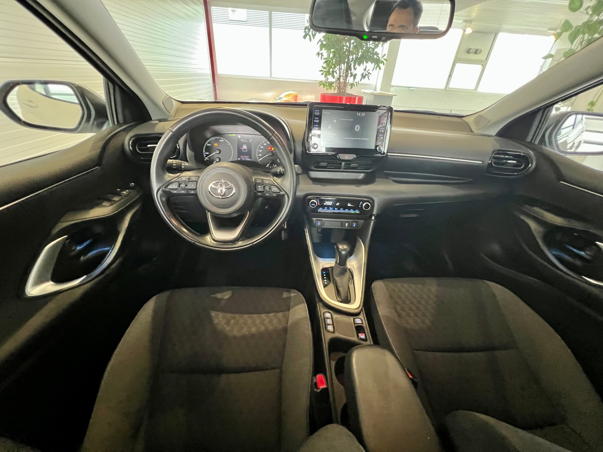 TOYOTA Yaris 1.5 Trend e-CVT-image-11