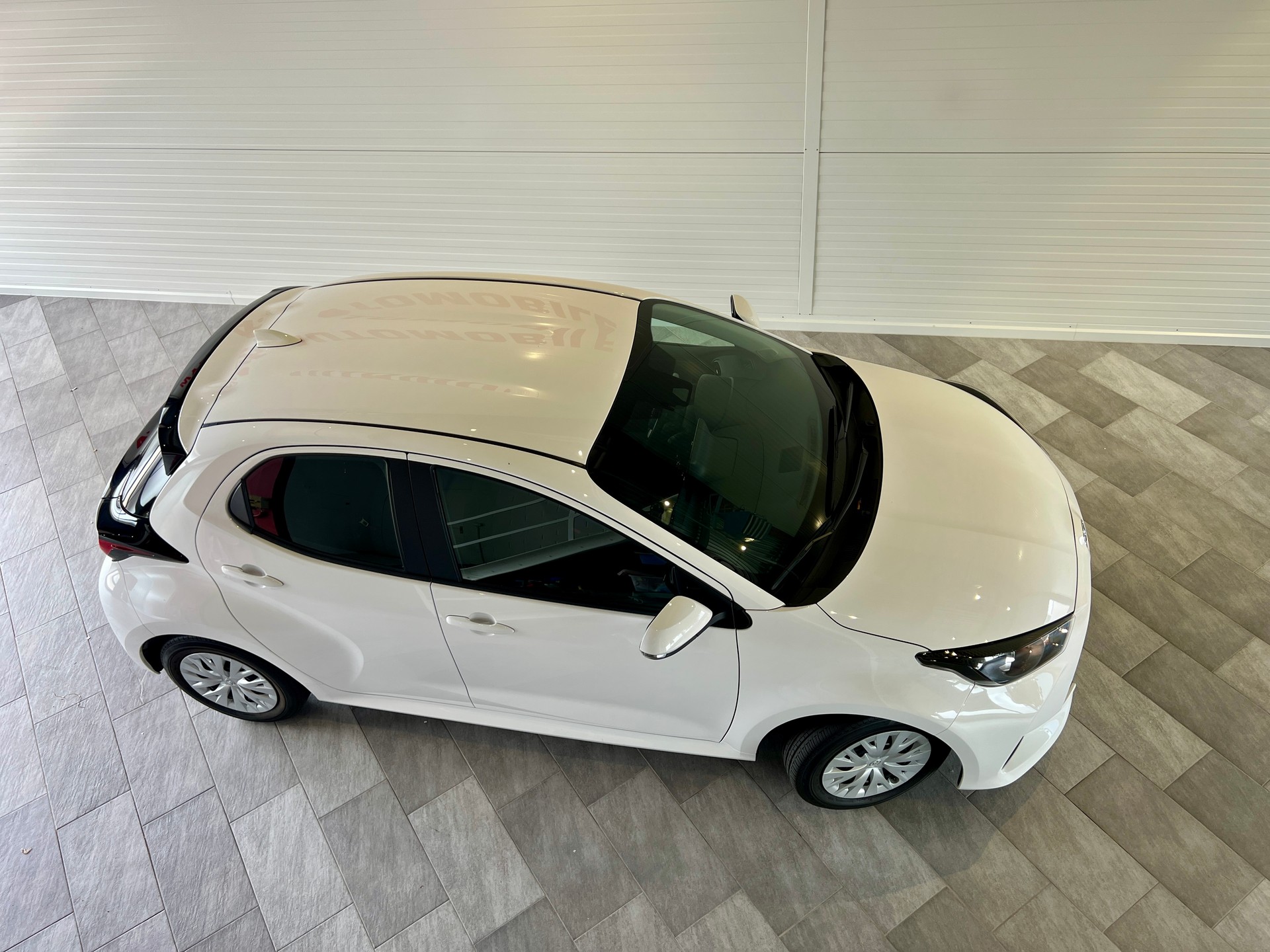 TOYOTA Yaris 1.5 Trend e-CVT-image-6