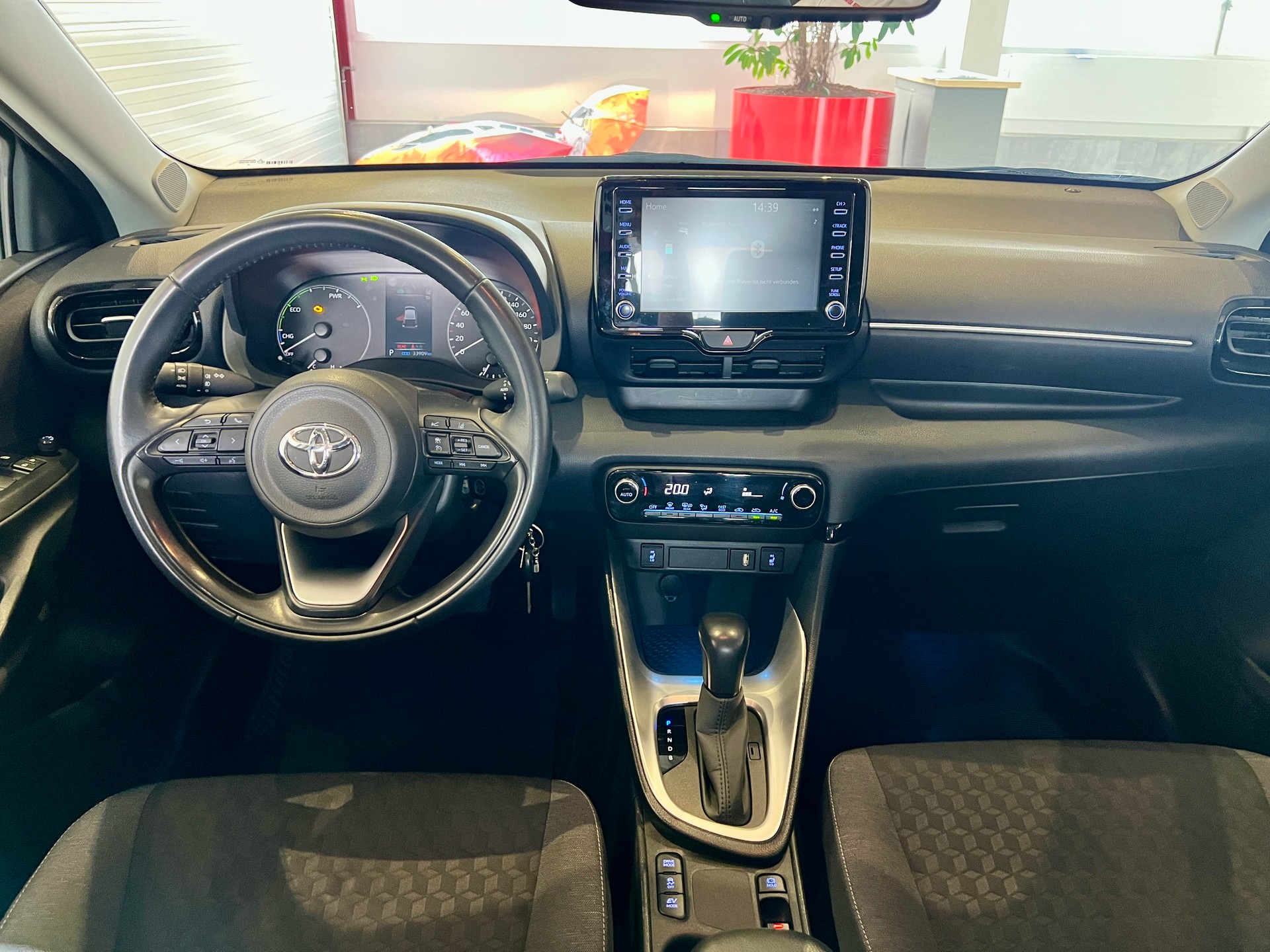 TOYOTA Yaris 1.5 Trend e-CVT-image-10