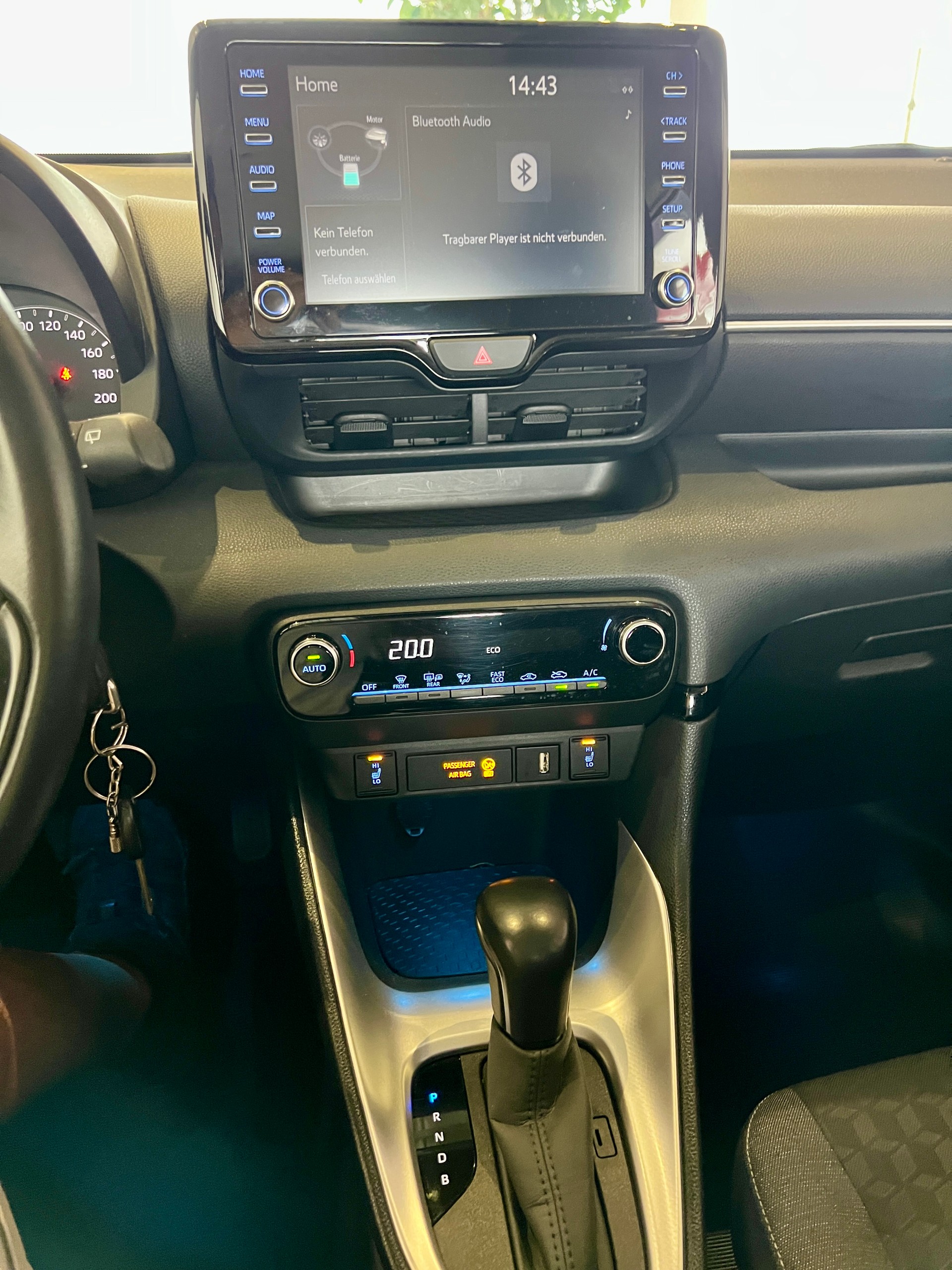 TOYOTA Yaris 1.5 Trend e-CVT-image-17