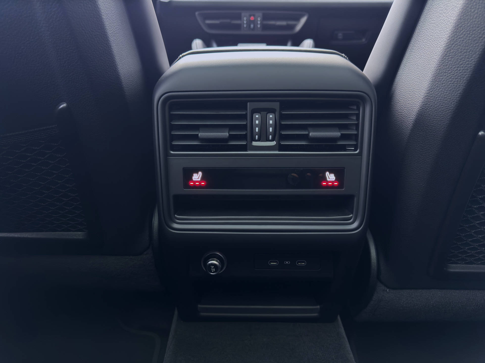 PORSCHE Cayenne Black Edition-image-12
