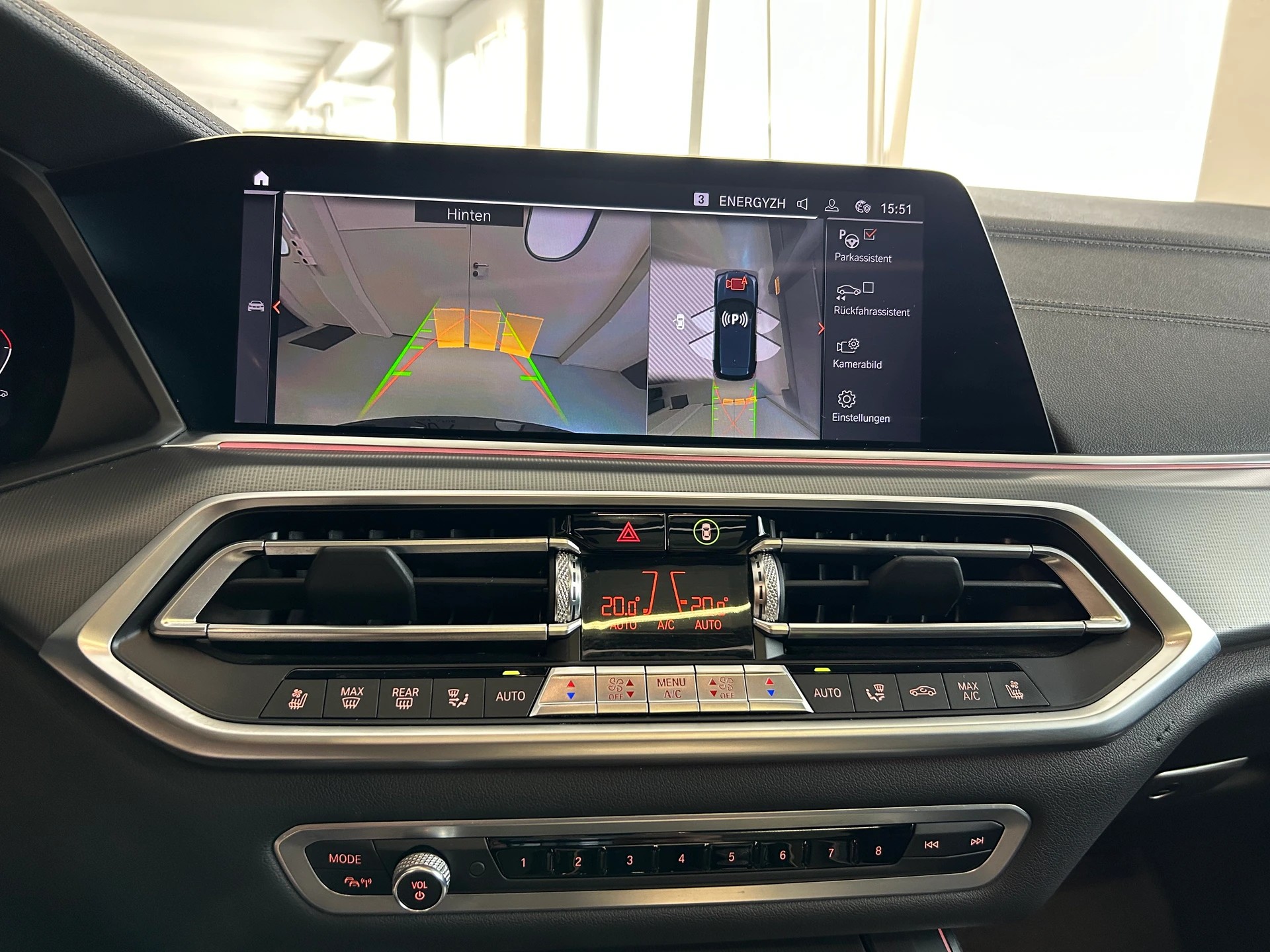 BMW X5 xDrive M50i Steptronic-image-9