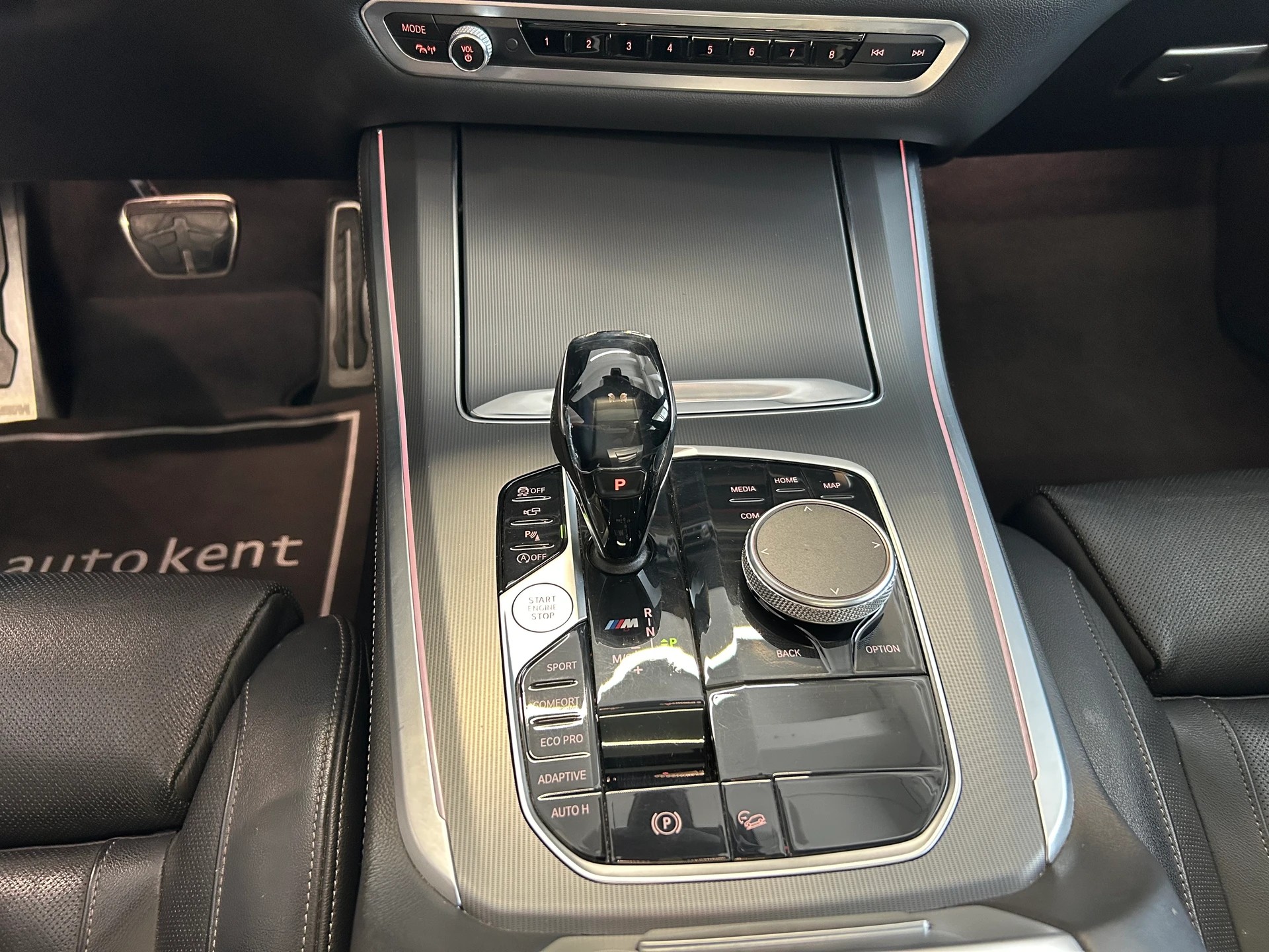 BMW X5 xDrive M50i Steptronic-image-15