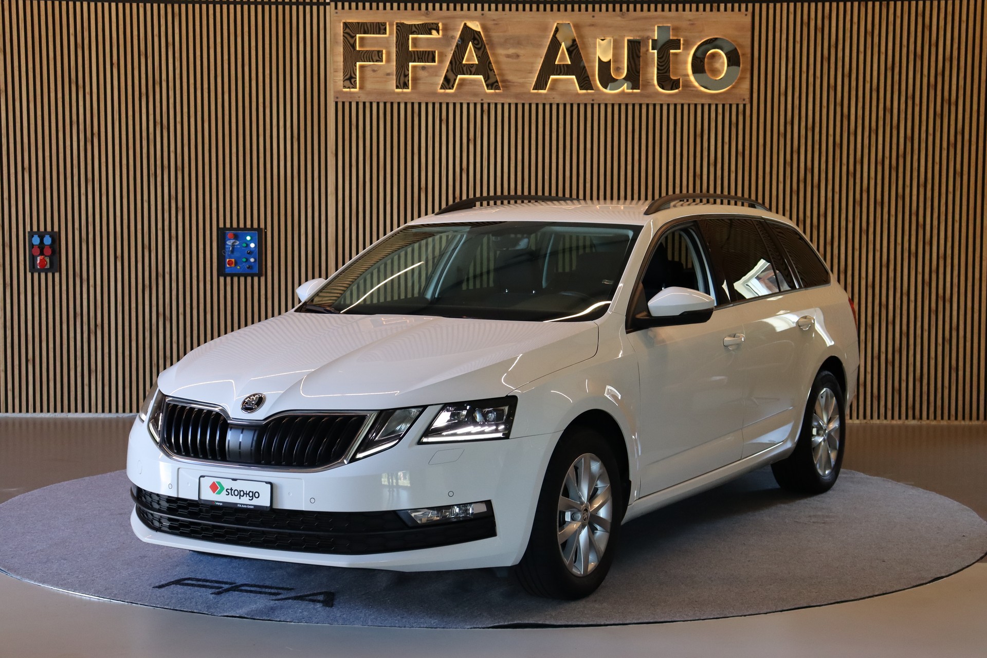 SKODA Octavia Combi 2.0 TDI 184 Ambition 4x4 DSG