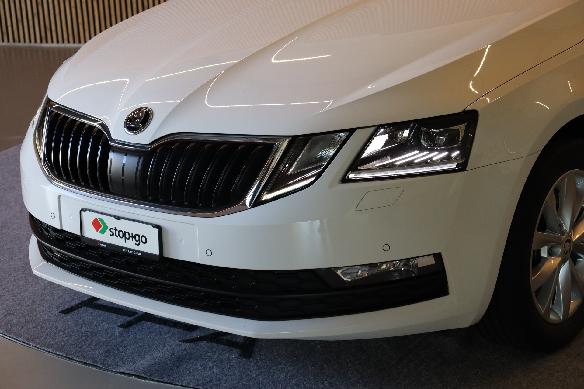 SKODA Octavia Combi 2.0 TDI 184 Ambition 4x4 DSG-showroom-element-1