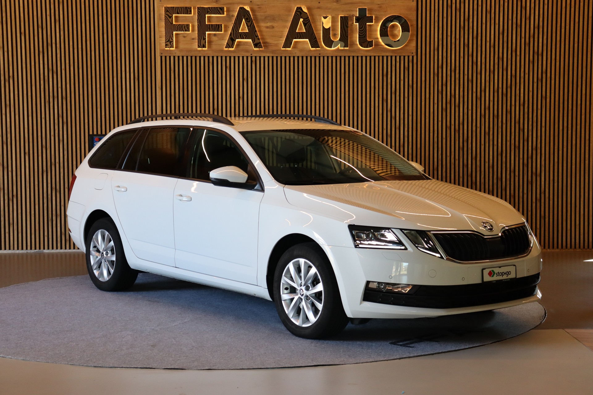 SKODA Octavia Combi 2.0 TDI 184 Ambition 4x4 DSG-showroom-element-3