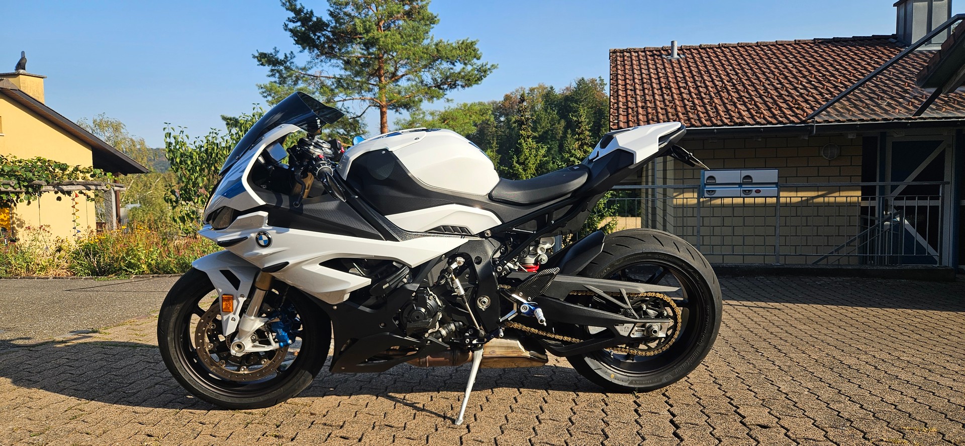 BMW S 1000 RR-image-1
