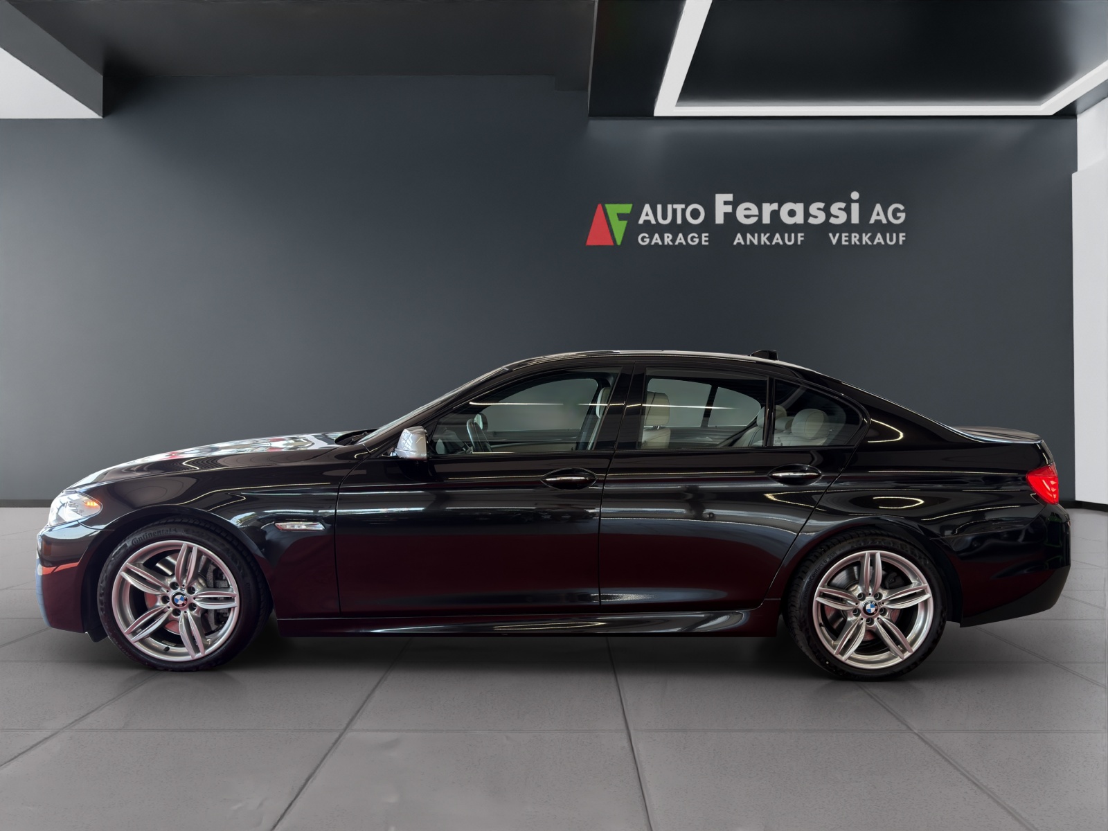 BMW M550d xDrive Steptronic-showroom-element-1