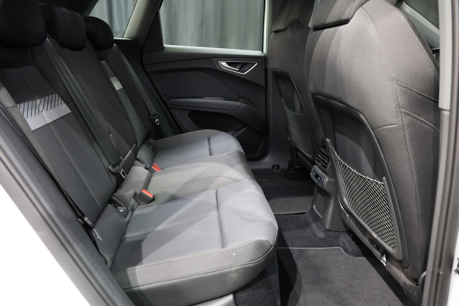 AUDI Q4 e-tron 35-image-12