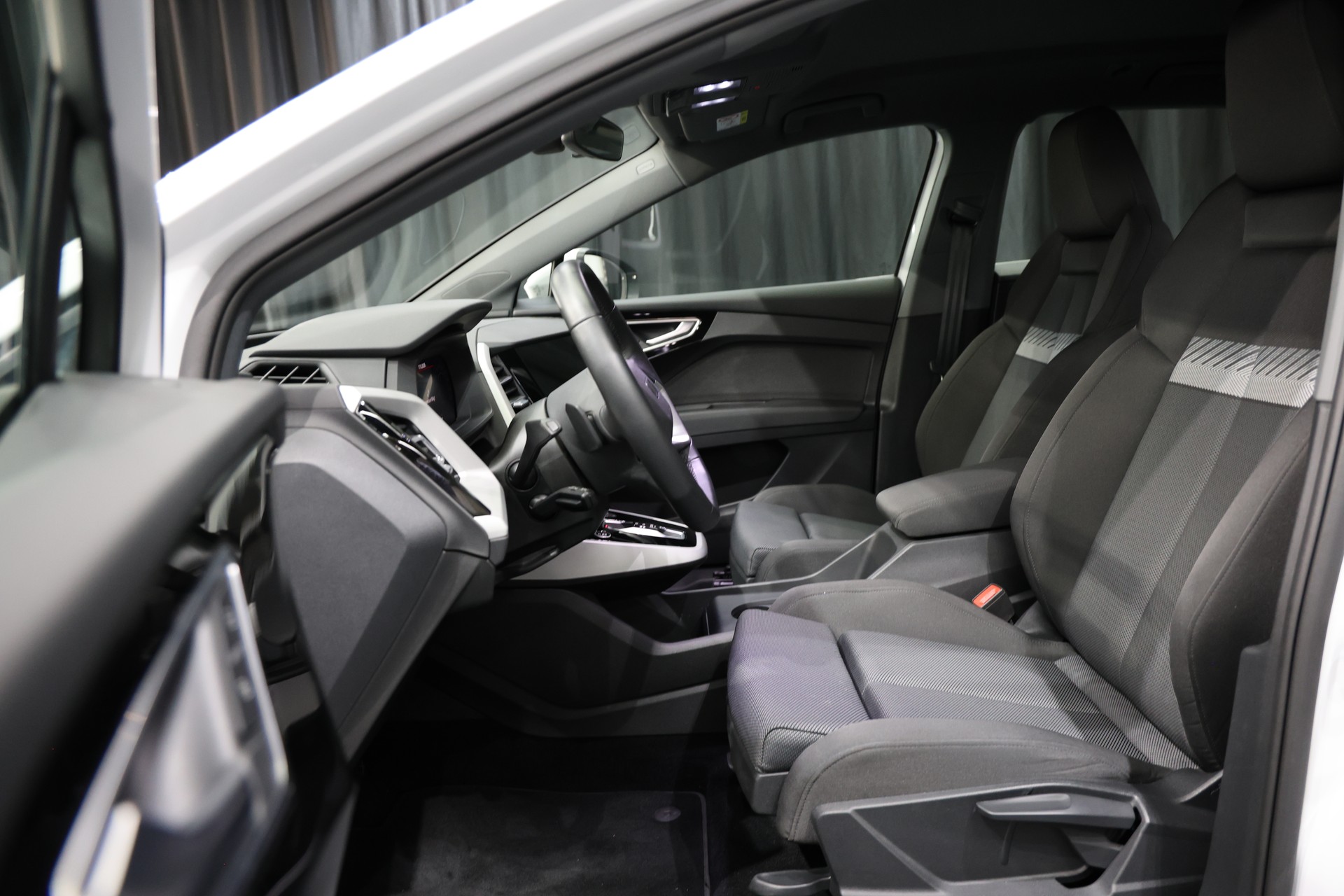 AUDI Q4 e-tron 35-image-6