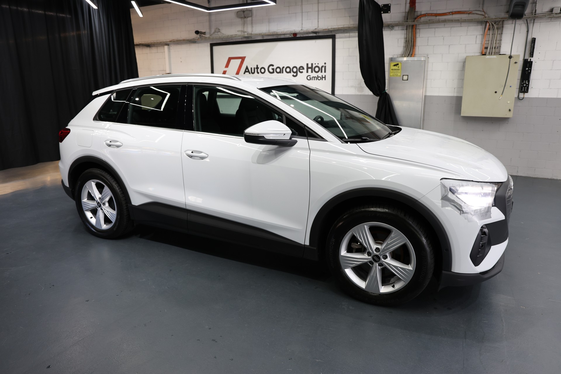AUDI Q4 e-tron 35-showroom-element-2
